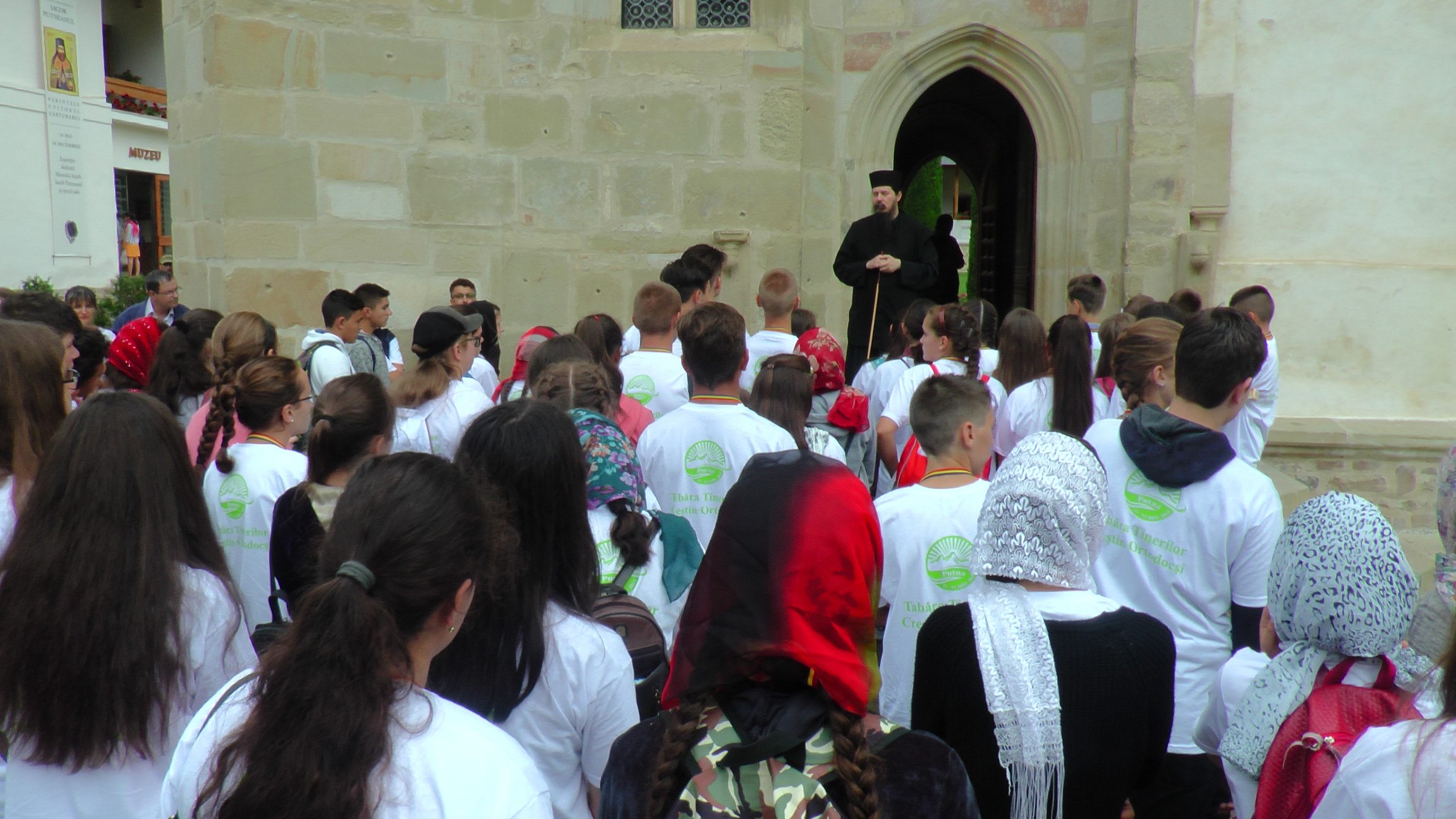 Tabără de vară: „Tineretul Creştin Ortodox de la Putna”