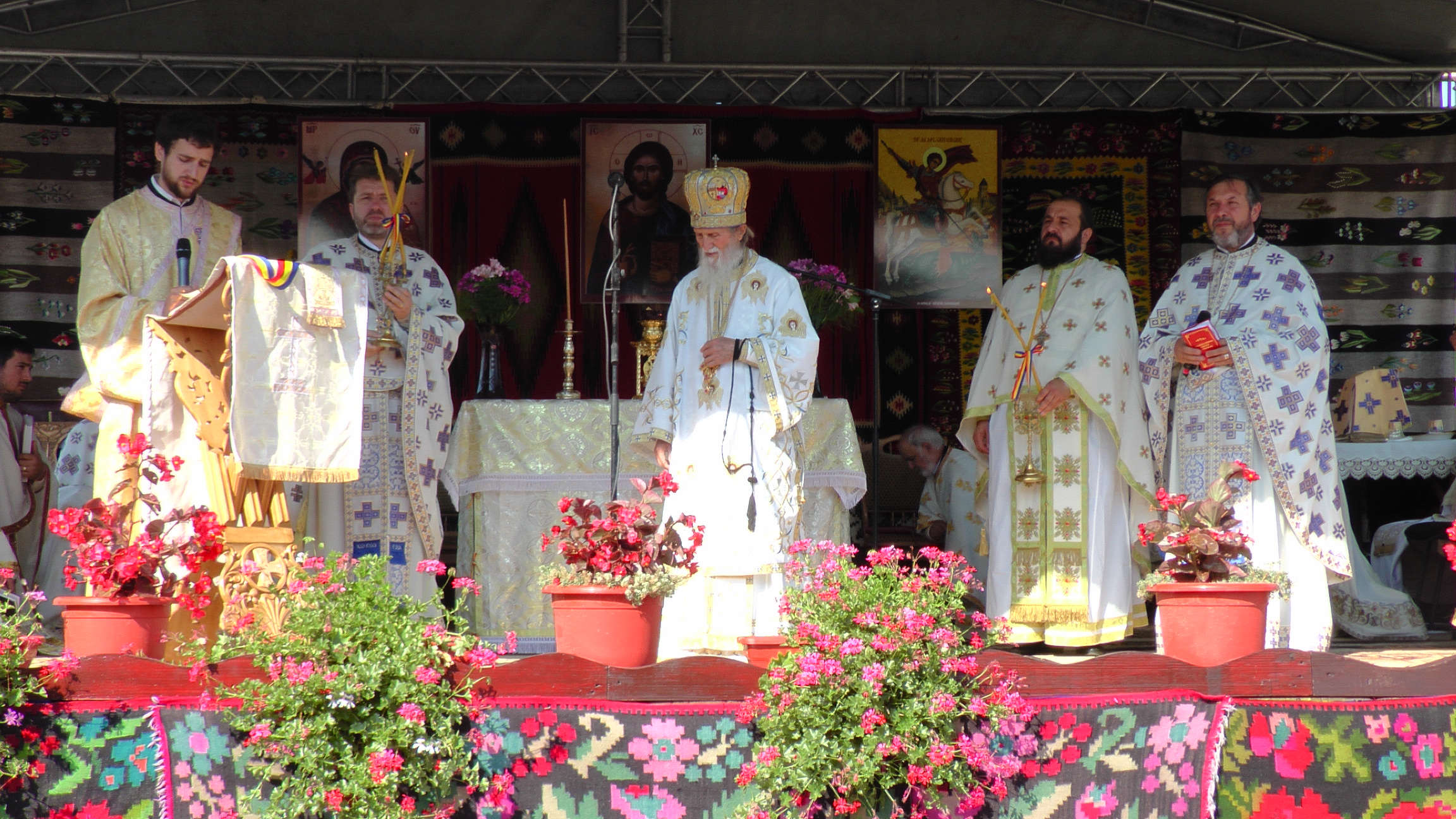 A fost sfinţit primul spital al Arhiepiscopiei Sucevei şi Rădăuţilor: „Un spaţiu al vindecării trupeşti şi sufleteşti“