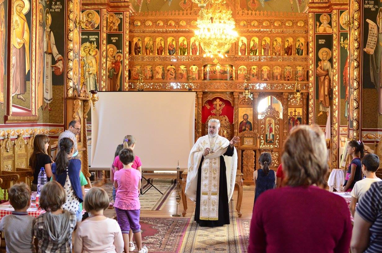 Şcoli de vară în Eparhia Romanului şi Bacăului Şcoli de vară în Eparhia Romanului şi Bacăului
