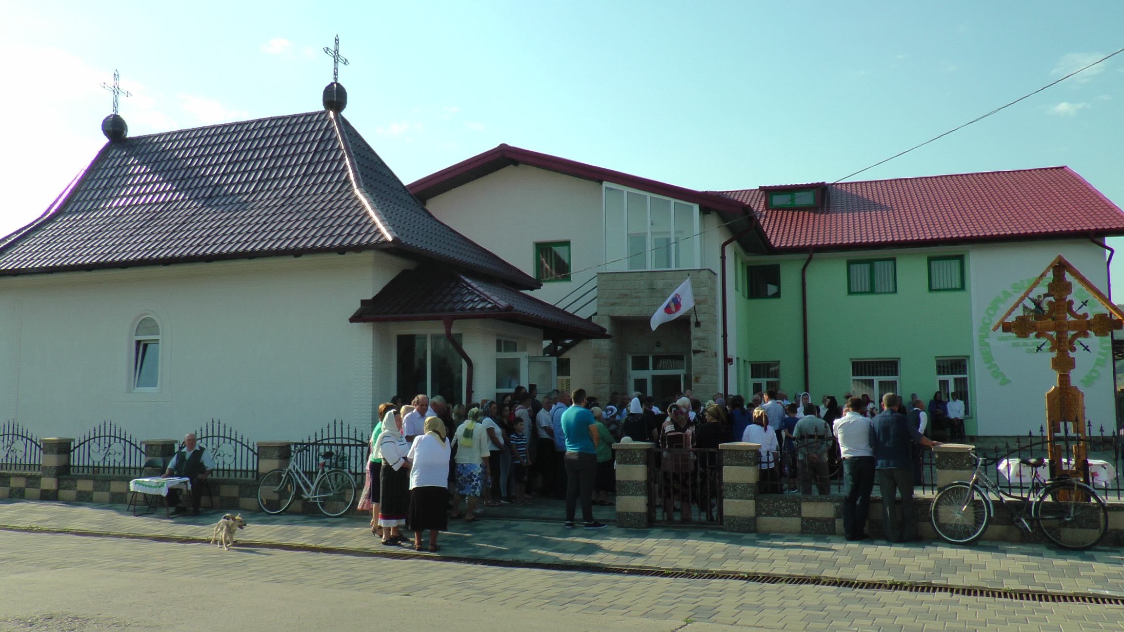 A fost sfinţit primul spital al Arhiepiscopiei Sucevei şi Rădăuţilor: „Un spaţiu al vindecării trupeşti şi sufleteşti“