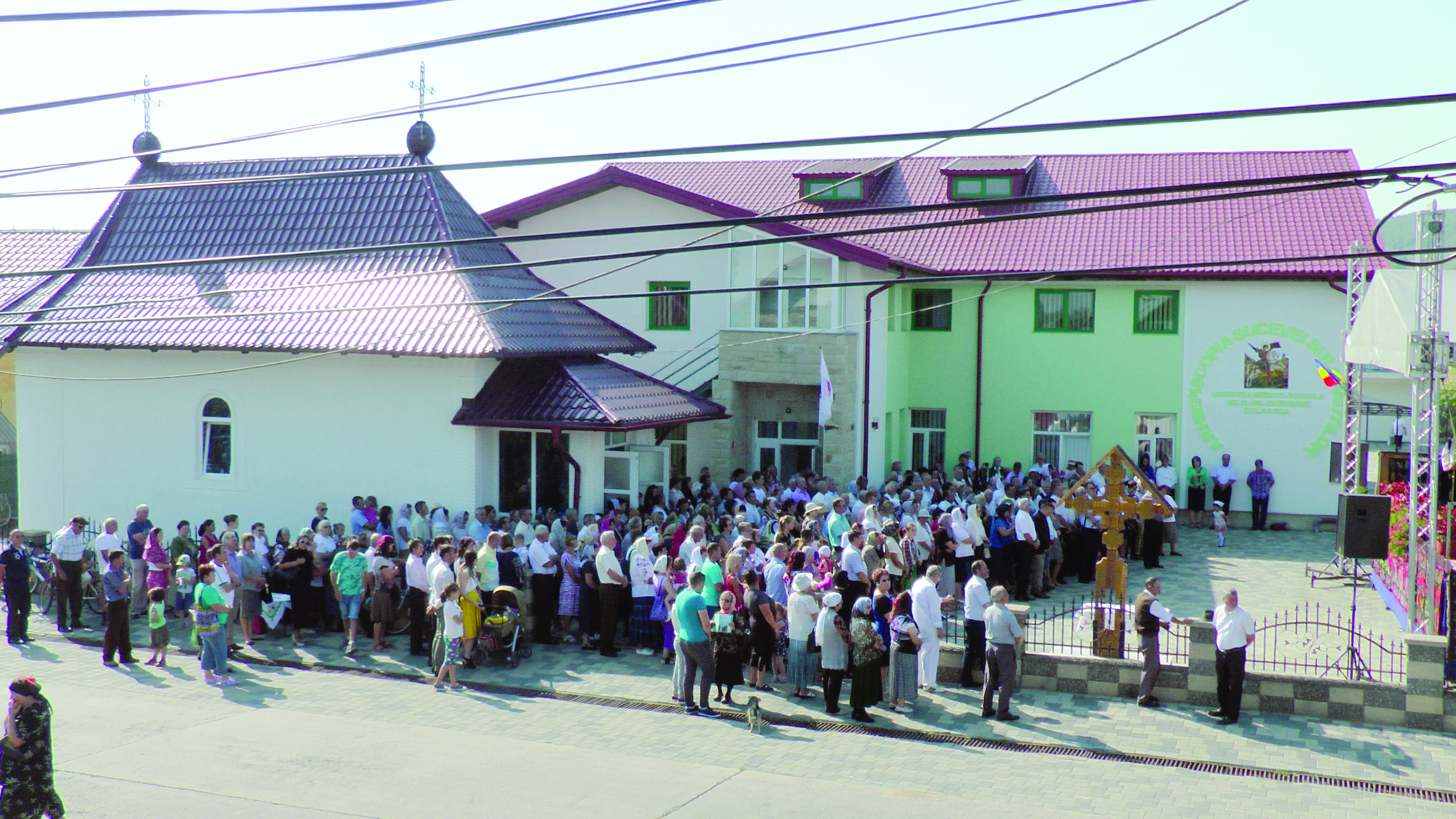 A fost sfinţit primul spital al Arhiepiscopiei Sucevei şi Rădăuţilor: „Un spaţiu al vindecării trupeşti şi sufleteşti“