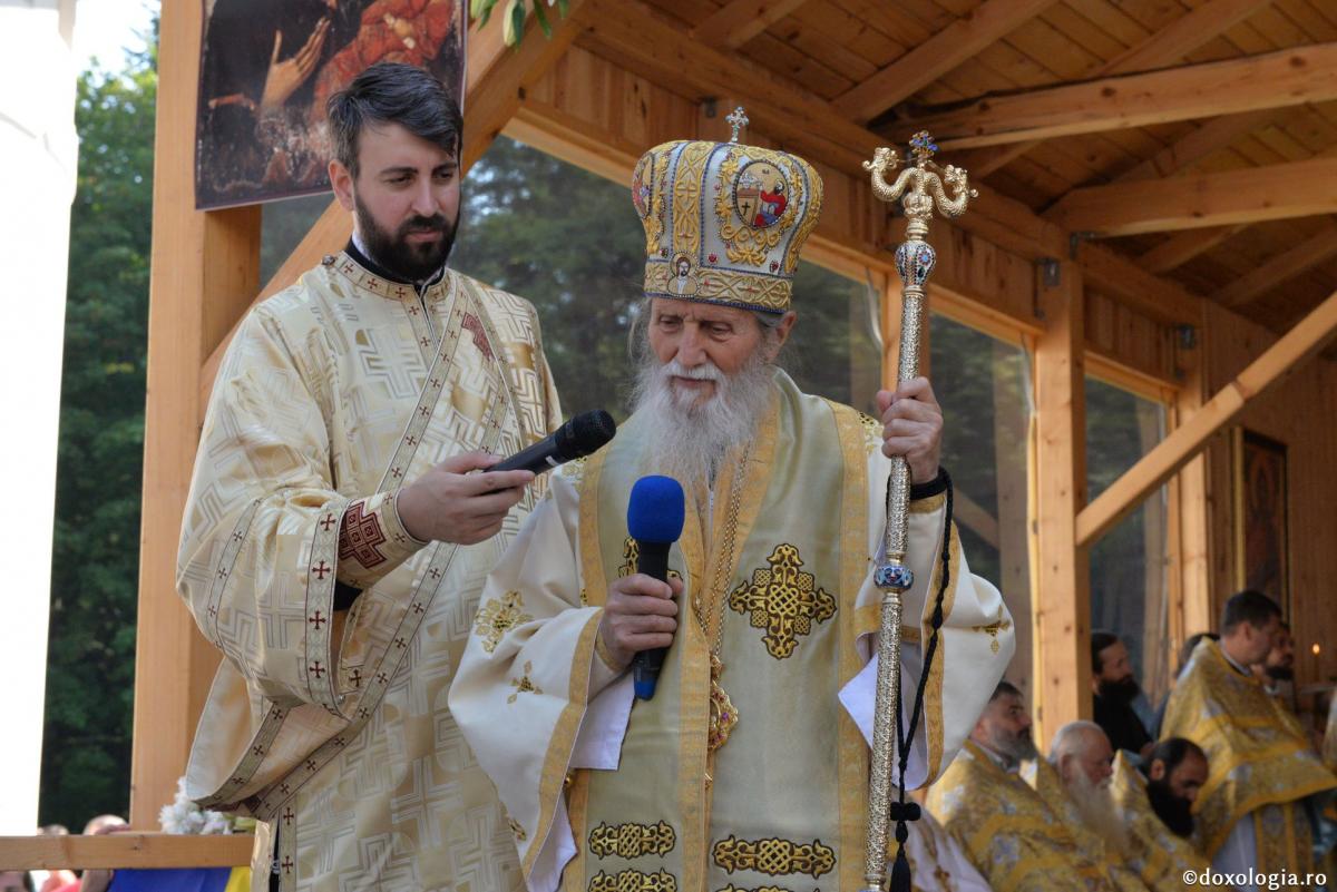 Foto: Cătălin Acasandrei Înaltpreasfinţitul Părinte Pimen a împlinit 88 de ani