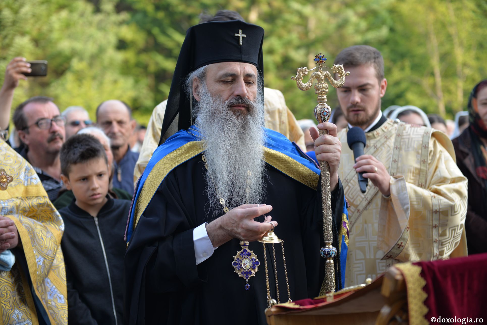 Biserica Schitului Icoana Veche, sfinţită de patru ierarhi