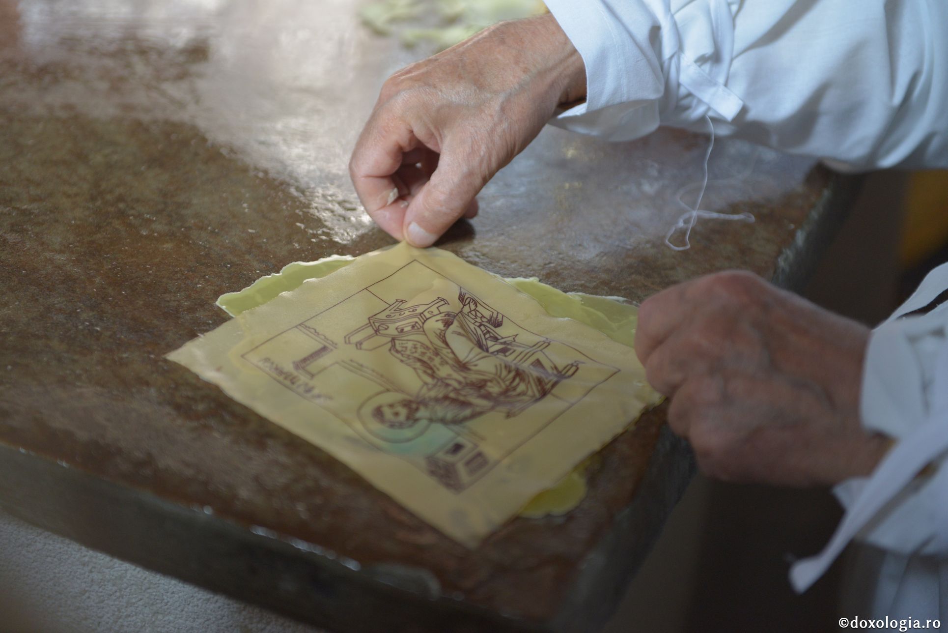 Biserica Schitului Icoana Veche, sfinţită de patru ierarhi