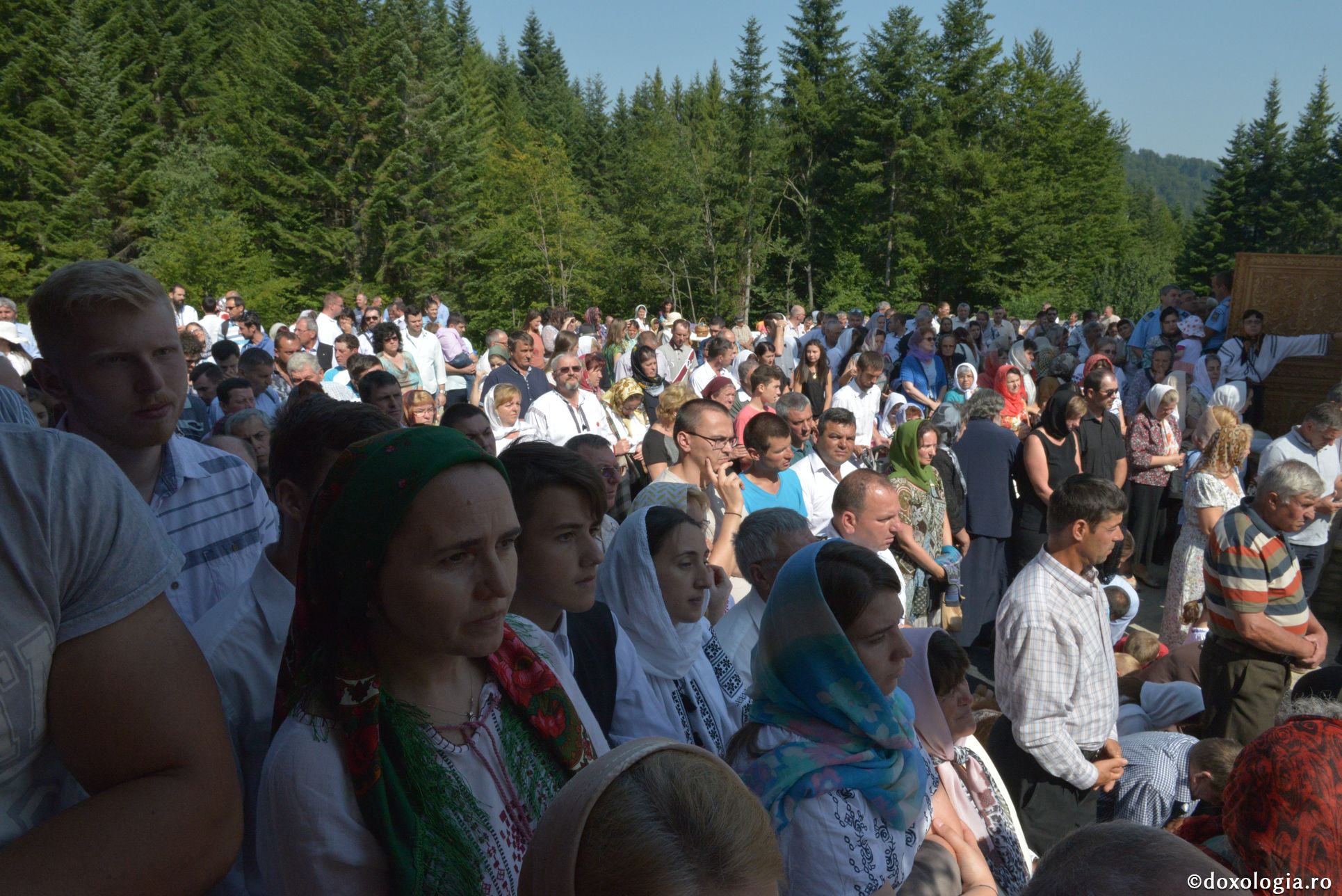 Biserica Schitului Icoana Veche, sfinţită de patru ierarhi