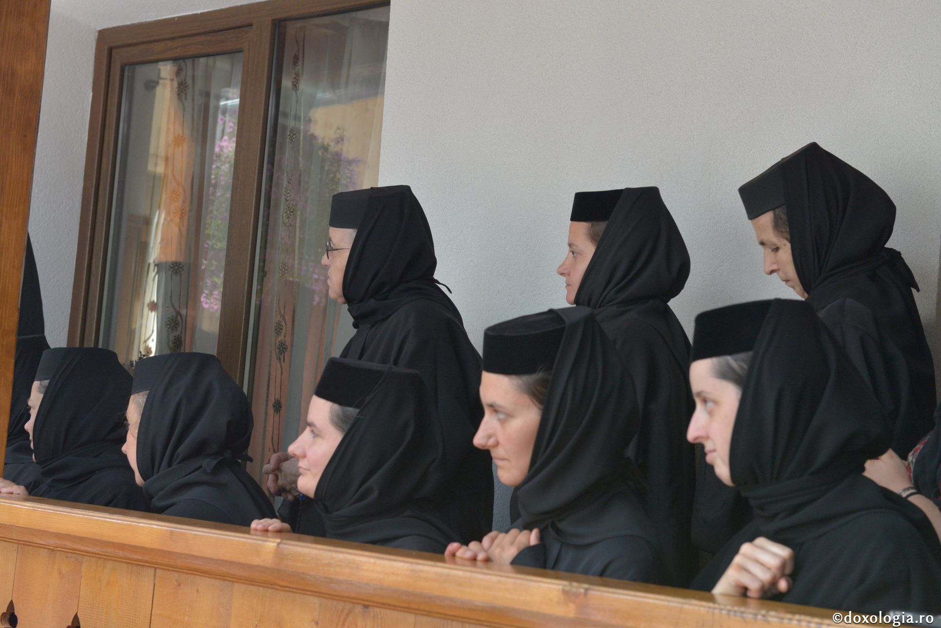 Biserica Schitului Icoana Veche, sfinţită de patru ierarhi