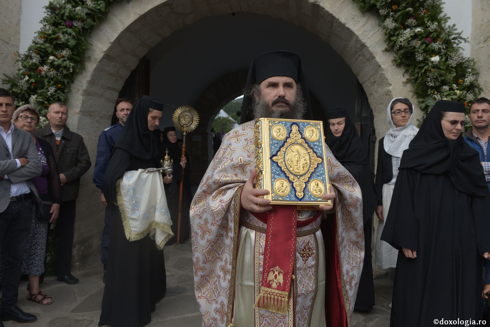 IPS Părinte Teofan, la Mănăstirea Văratec: „Omul este destinat să fie loc în care se aşază Dumnezeu”