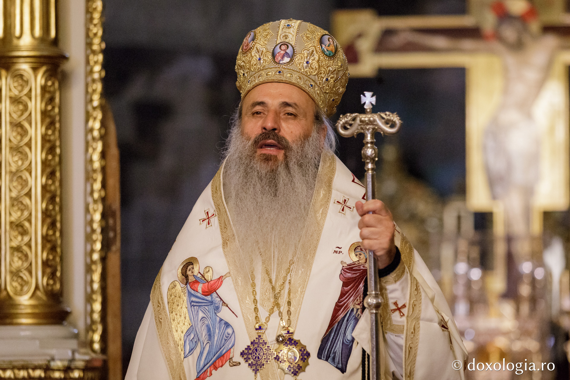 Foto: Oana Nechifor IPS Teofan la Catedrala Mitropolitană din Iași: „Iertarea îl duce pe om spre libertate, neiertarea naște sclavi”