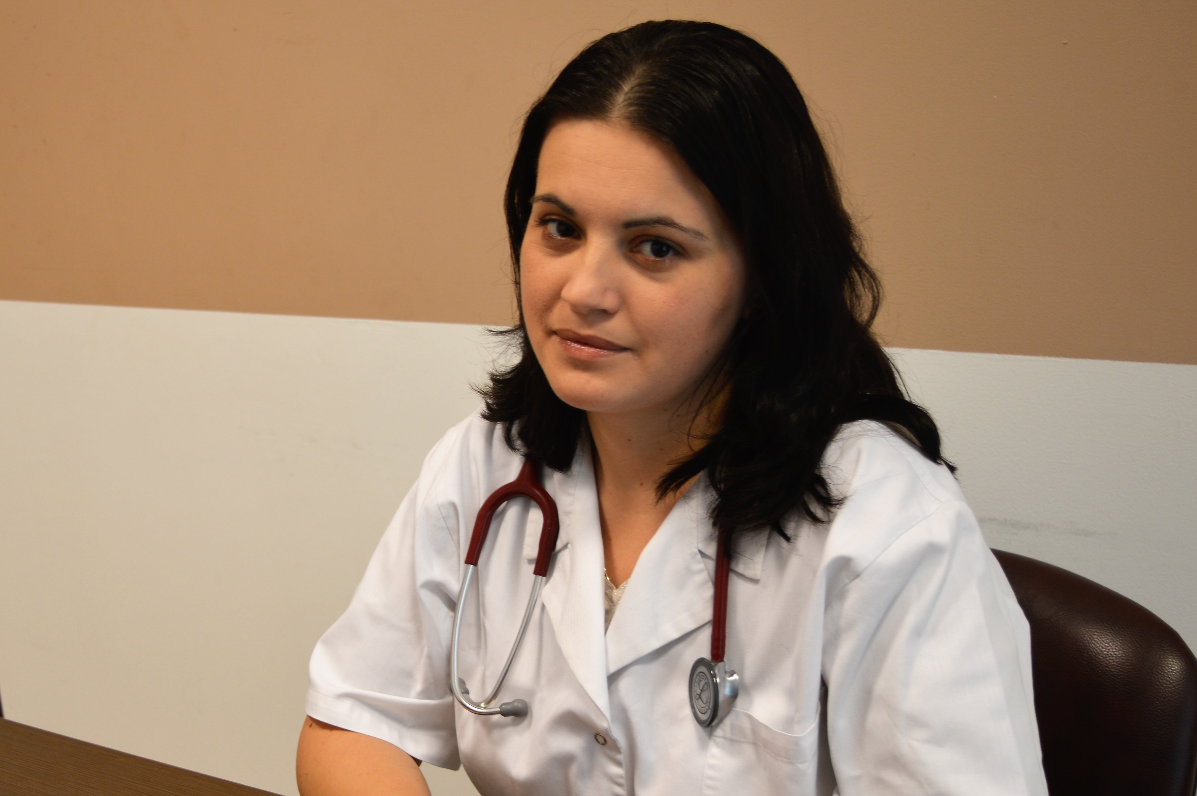 Dr. Daniela Marilena Trofin, medic specialist neurolog în cadrul Policlinicii „Providența” Scurtă privire asupra consumului de alcool – perspective medicale și nu numai