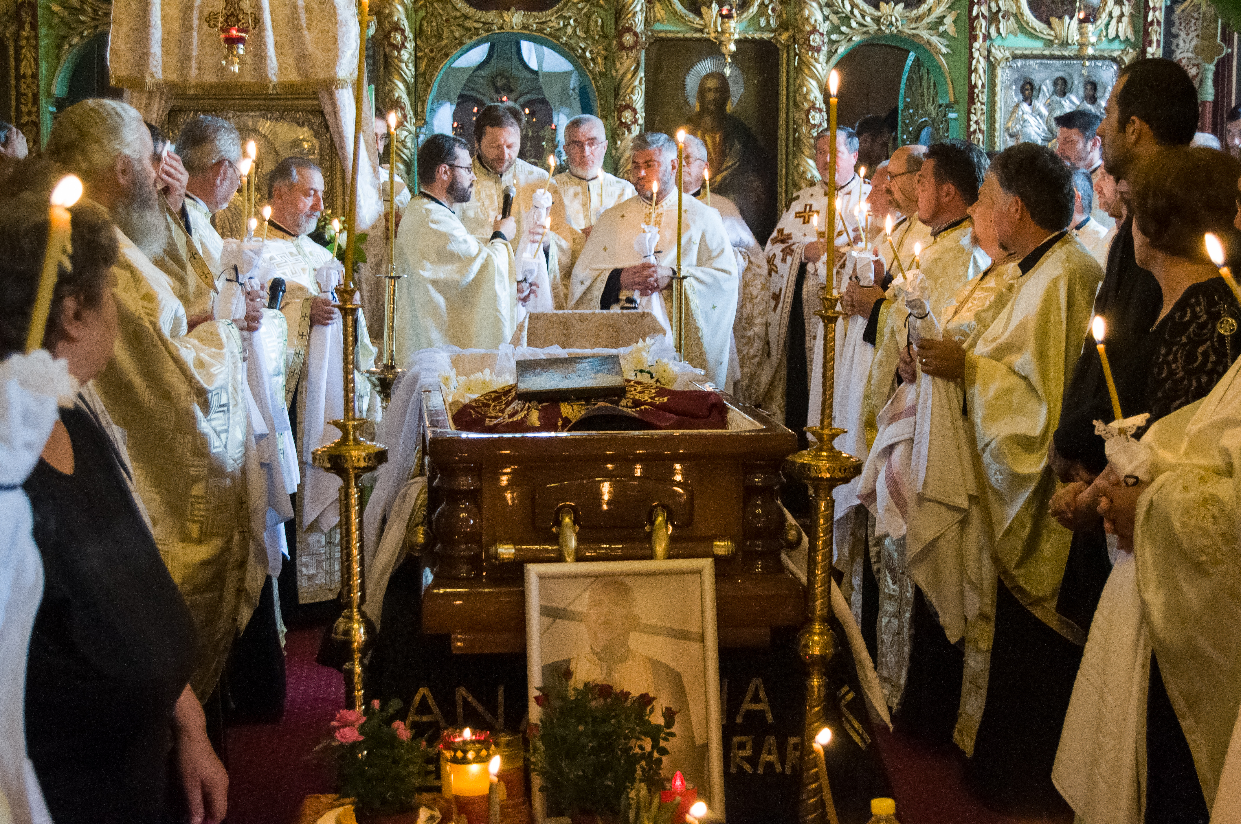 Părintele Viorel Sevastre a fost înmormântat astăzi