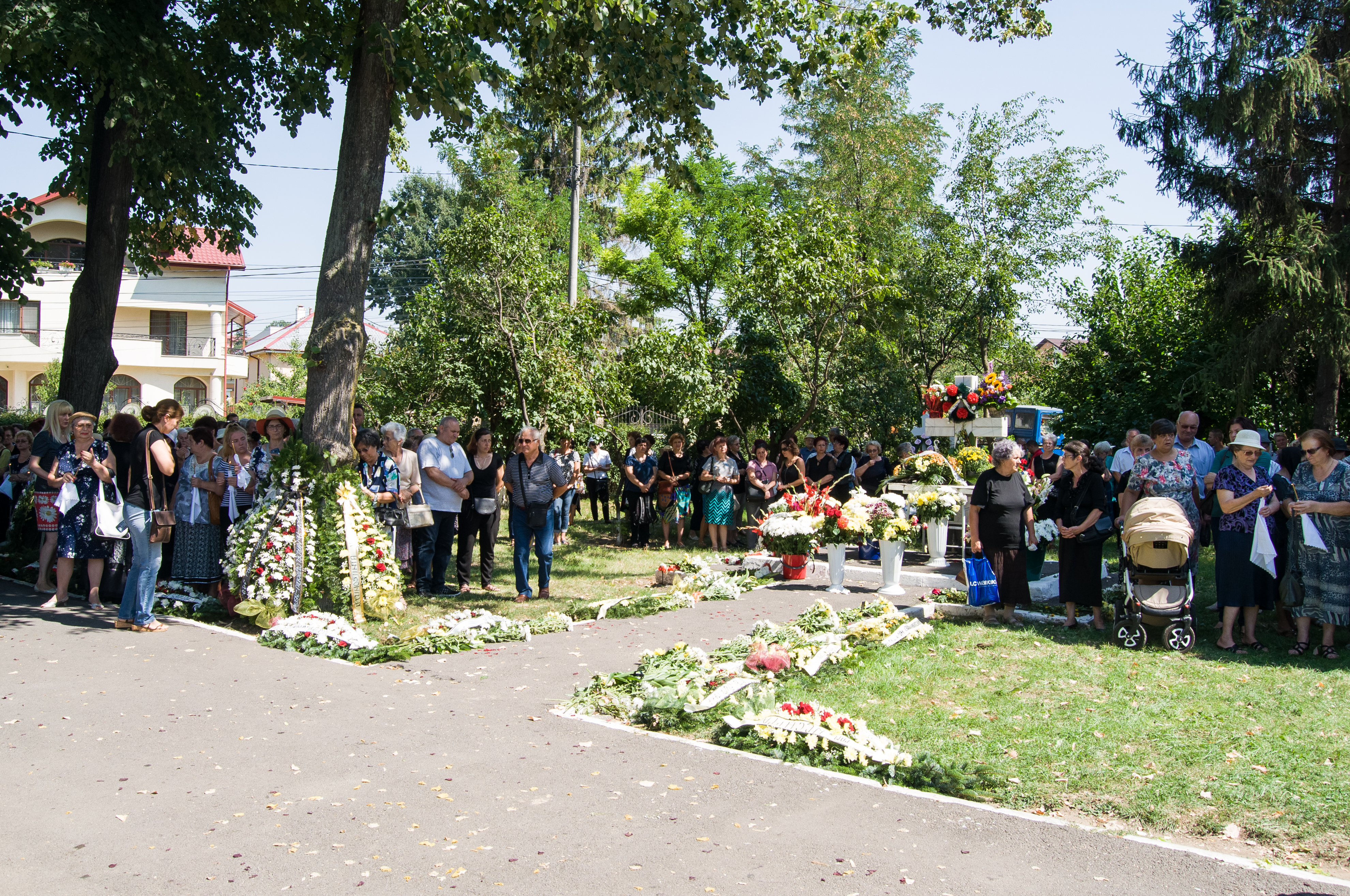 Părintele Viorel Sevastre a fost înmormântat astăzi