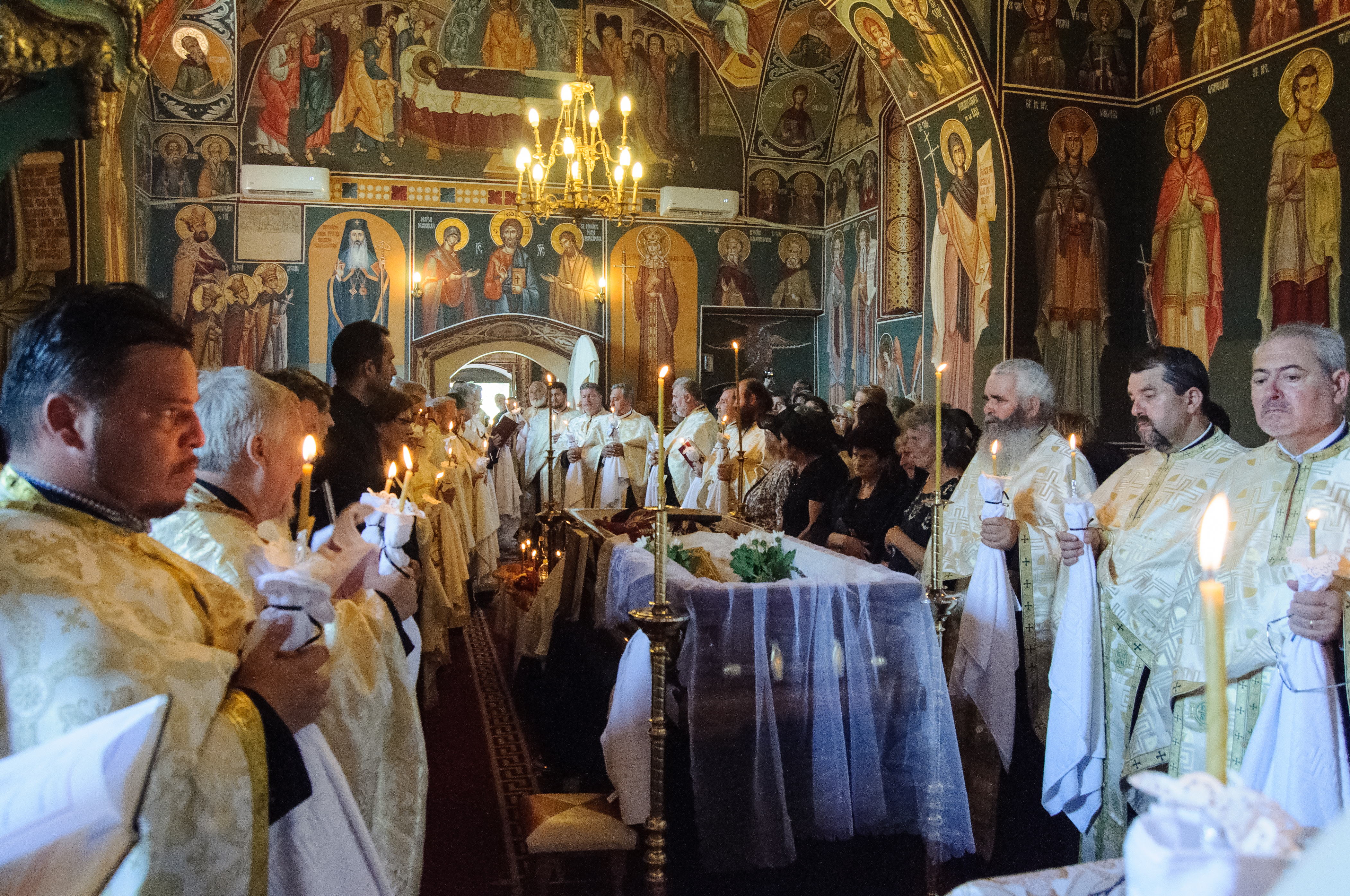 Părintele Viorel Sevastre a fost înmormântat astăzi