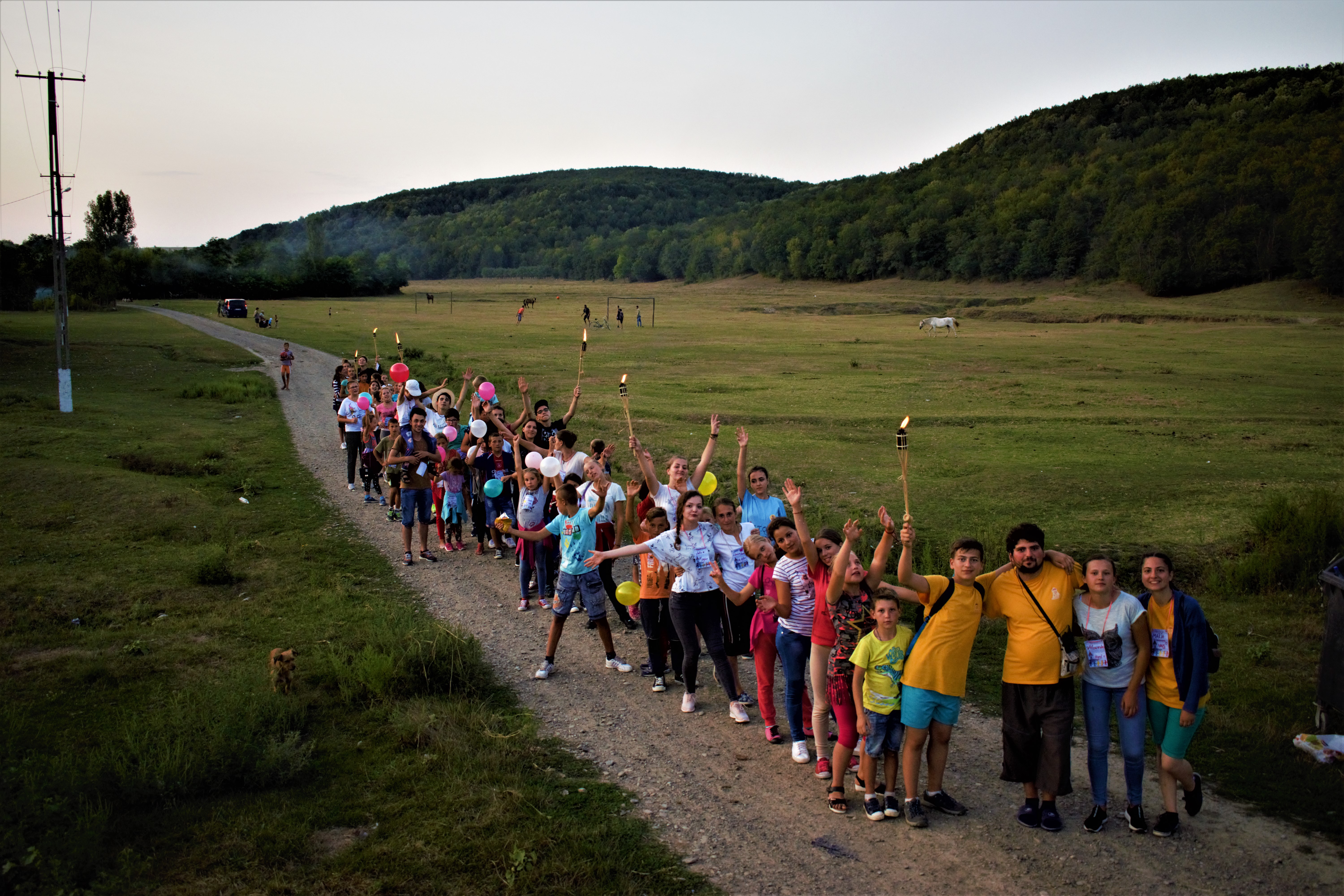 Tabăra din pridvorul satului Giurgeşti