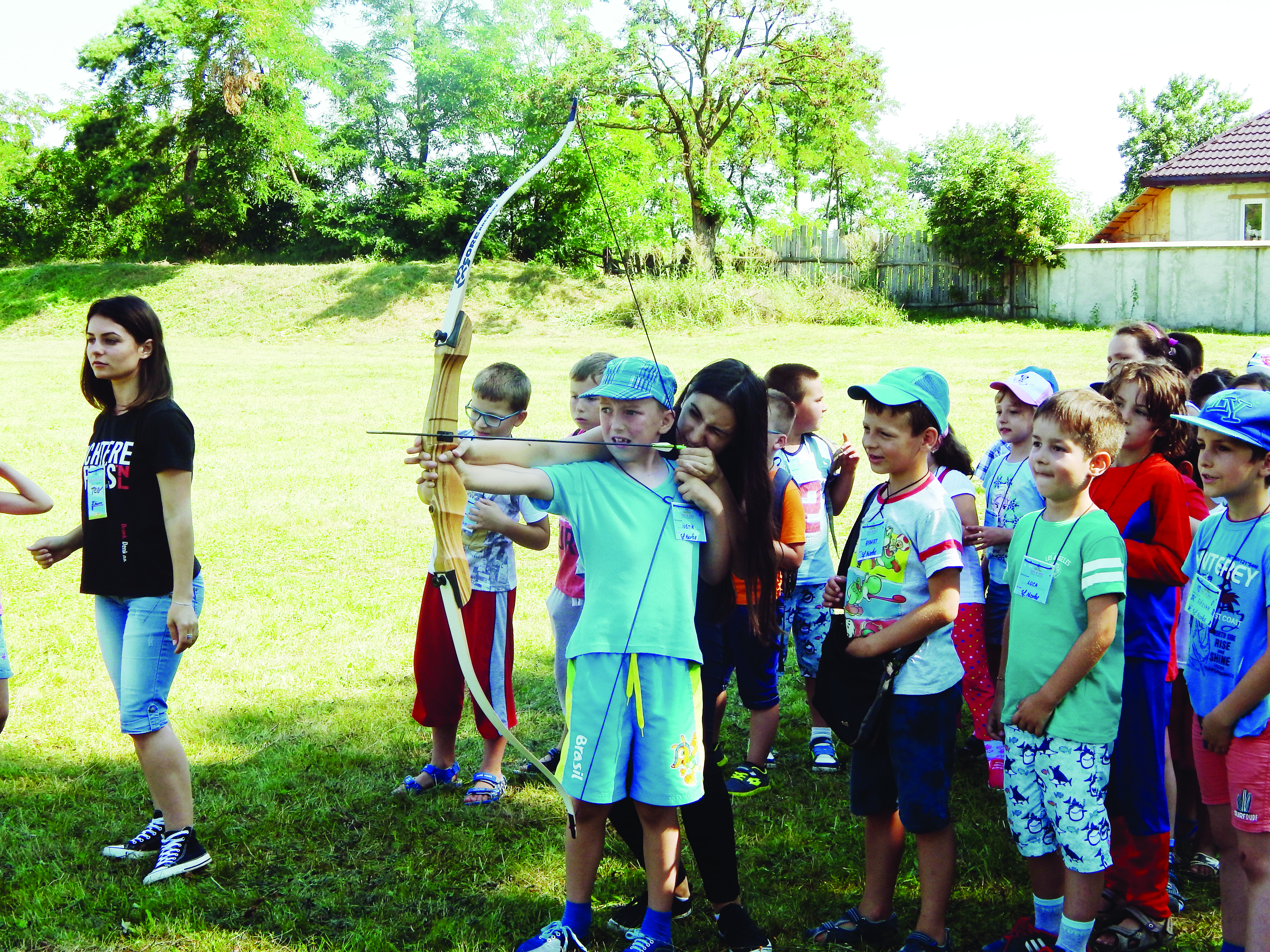 Tabăra din pridvorul satului Bodeşti