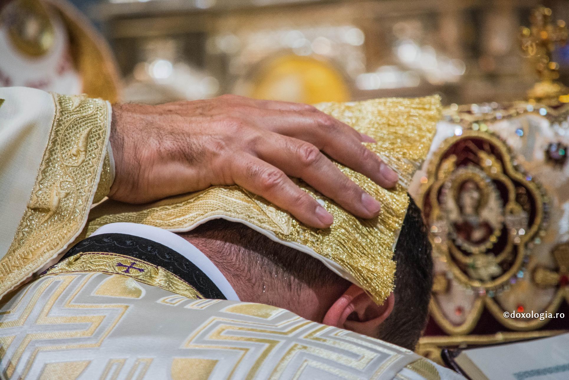 Semnificația principalelor acte din rânduiala Tainei Hirotoniei / Foto: Bogdan Zamfirescu hirotonie