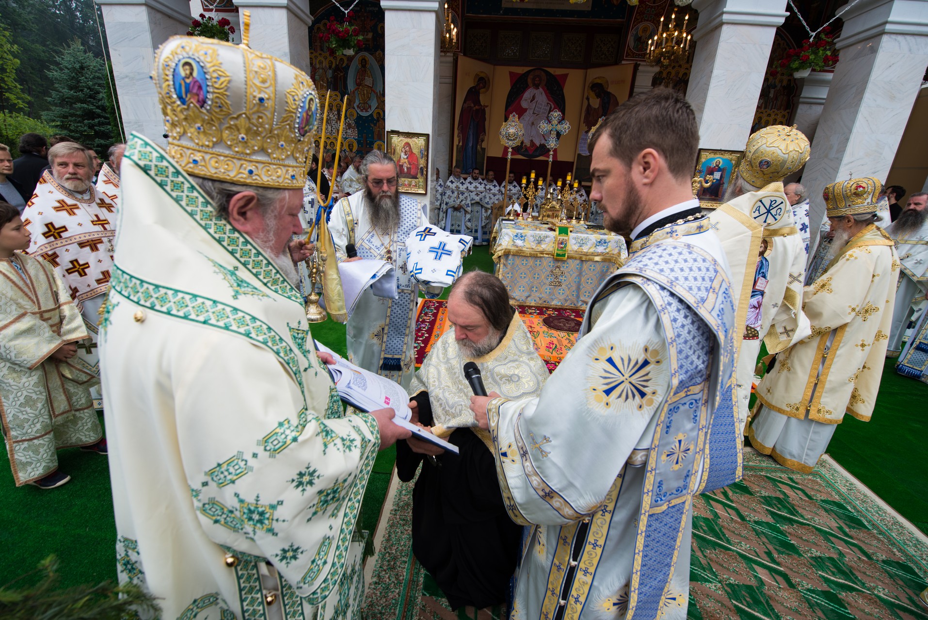 Tripticul sărbătorilor nemţene cinstit prin rugăciuni în Sihăstrie Tripticul sărbătorilor nemţene cinstit prin rugăciuni în Sihăstrie