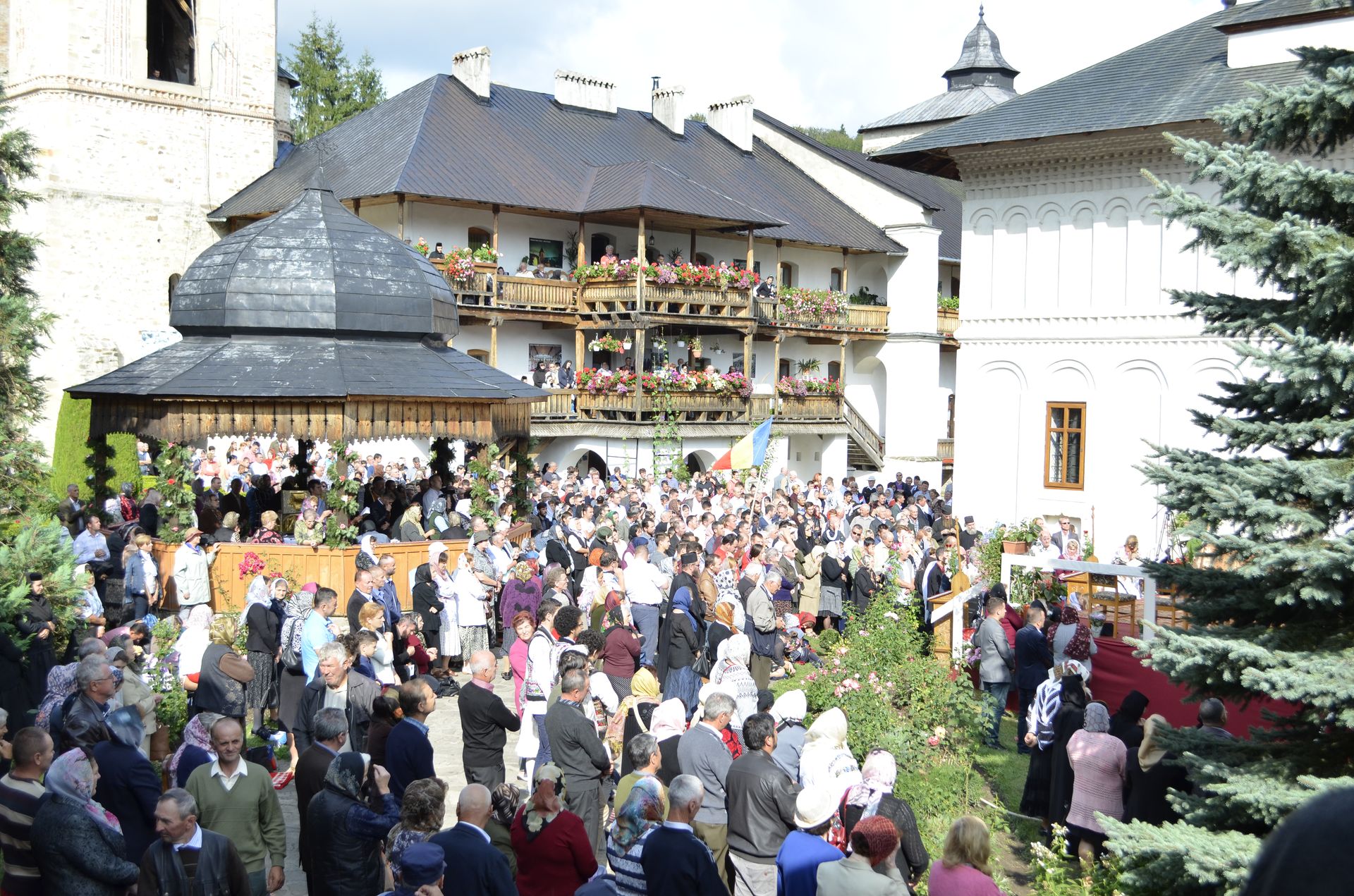 Hram la Mănăstirea Secu, una dintre cele mai vechi așezări monahale din Neamț