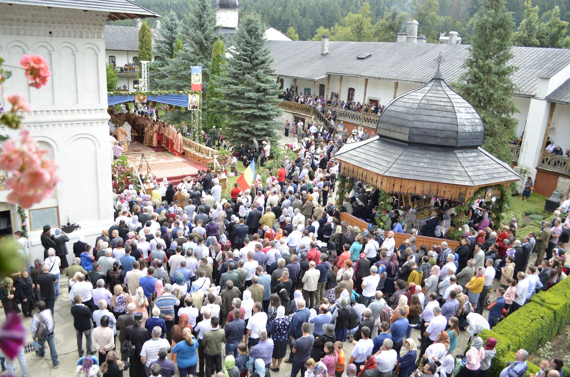 Hram la Mănăstirea Secu, una dintre cele mai vechi așezări monahale din Neamț