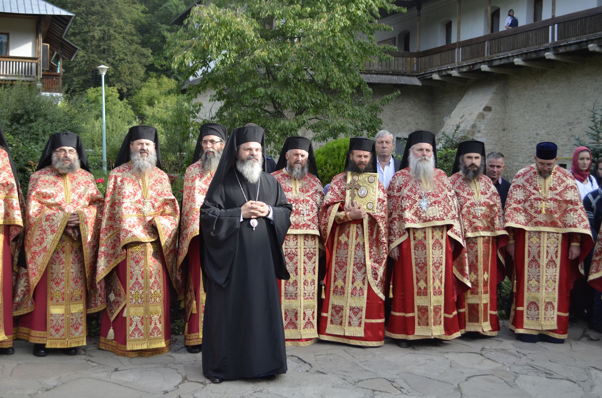 Hram la Mănăstirea Secu, una dintre cele mai vechi așezări monahale din Neamț