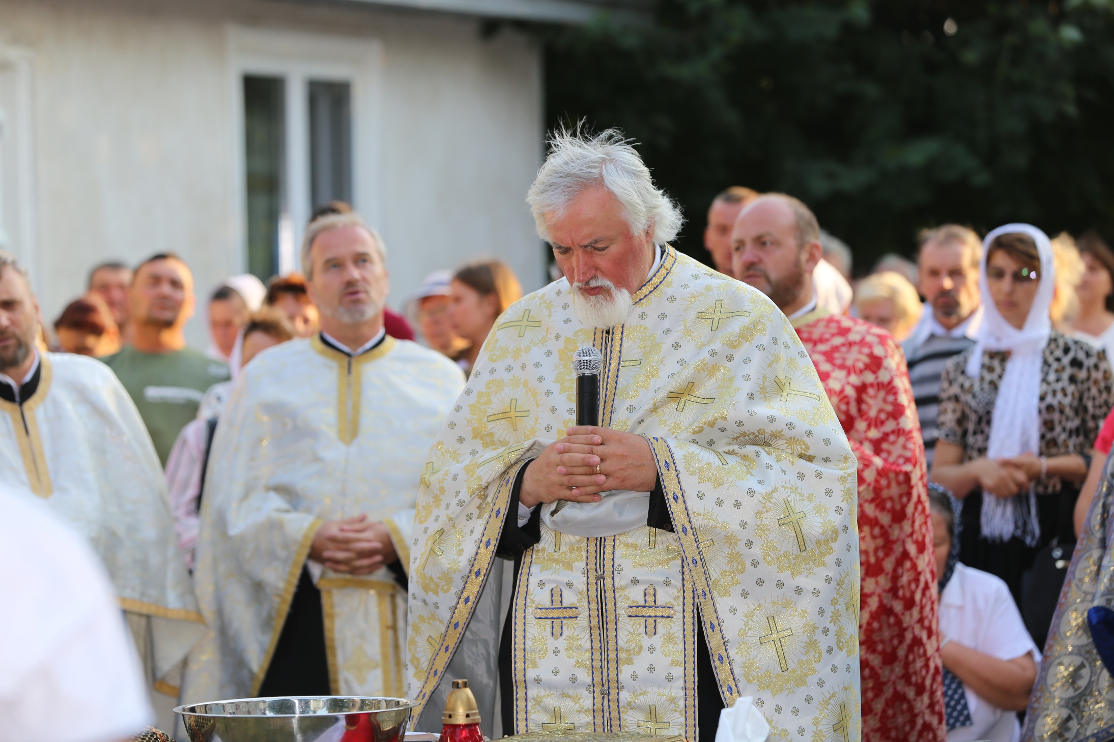Icoana Maicii Domnului de la Trifeşti, în mijlocul credincioşilor din Poieniţa