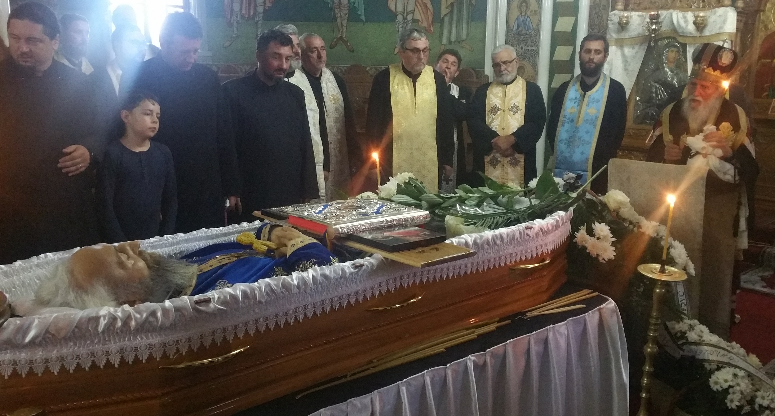 Părintele Gheorghe Brădăţanu a fost condus pe ultimul drum