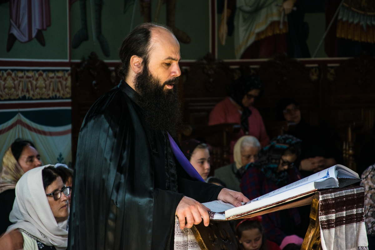 Prima Liturghie săvârşită „acasă“, la mănăstirea de metanie, ca vlădică