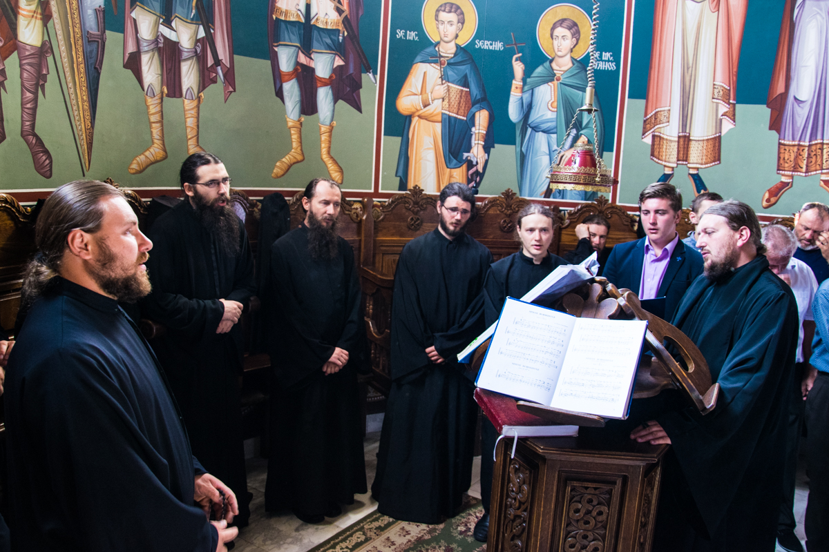 Prima Liturghie săvârşită „acasă“, la mănăstirea de metanie, ca vlădică