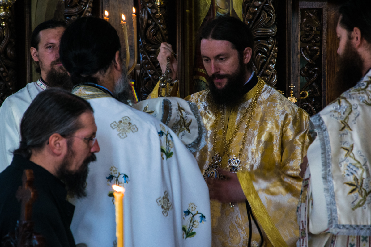 Prima Liturghie săvârşită „acasă“, la mănăstirea de metanie, ca vlădică