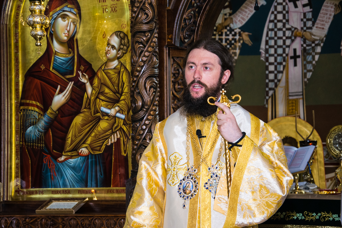 Prima Liturghie săvârşită „acasă“, la mănăstirea de metanie, ca vlădică