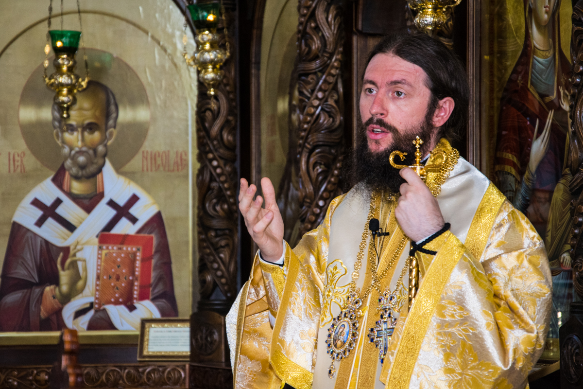 Prima Liturghie săvârşită „acasă“, la mănăstirea de metanie, ca vlădică