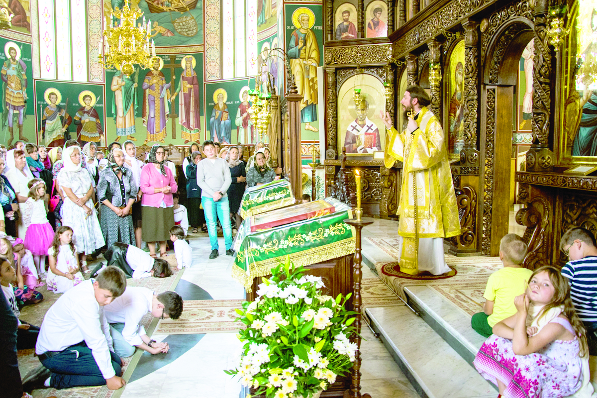 Prima Liturghie săvârşită „acasă“, la mănăstirea de metanie, ca vlădică