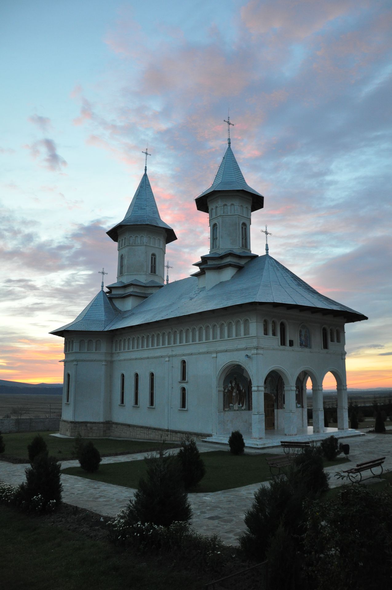 Popas duhovnicesc la Mănăstirea „Sfântul Ierarh Vasile cel Mare” din localitatea Bodeşti, ţinutul Neamţului