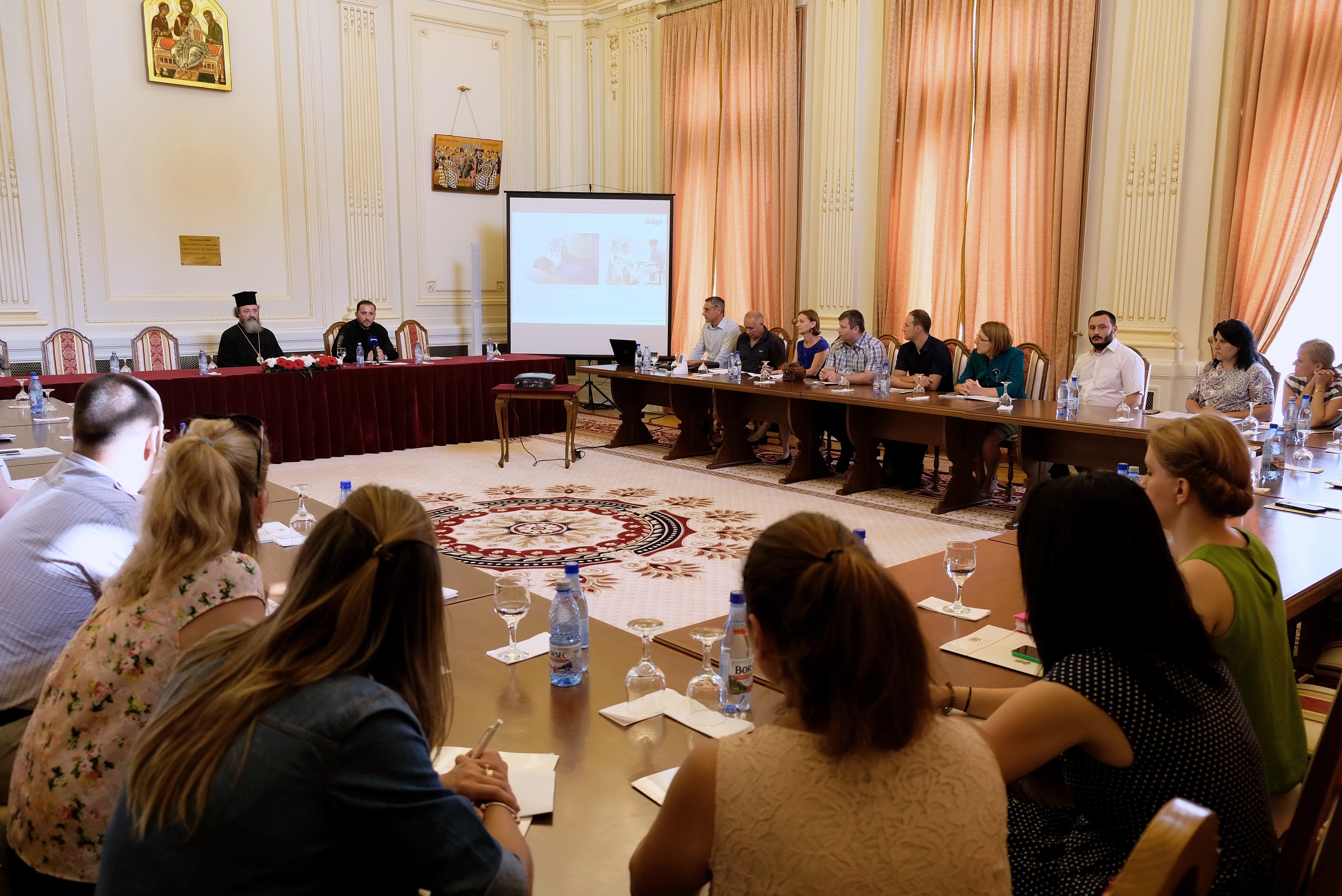 Patriarhia Română a donat dispozitive medicale pentru douăzeci de spitale din țară