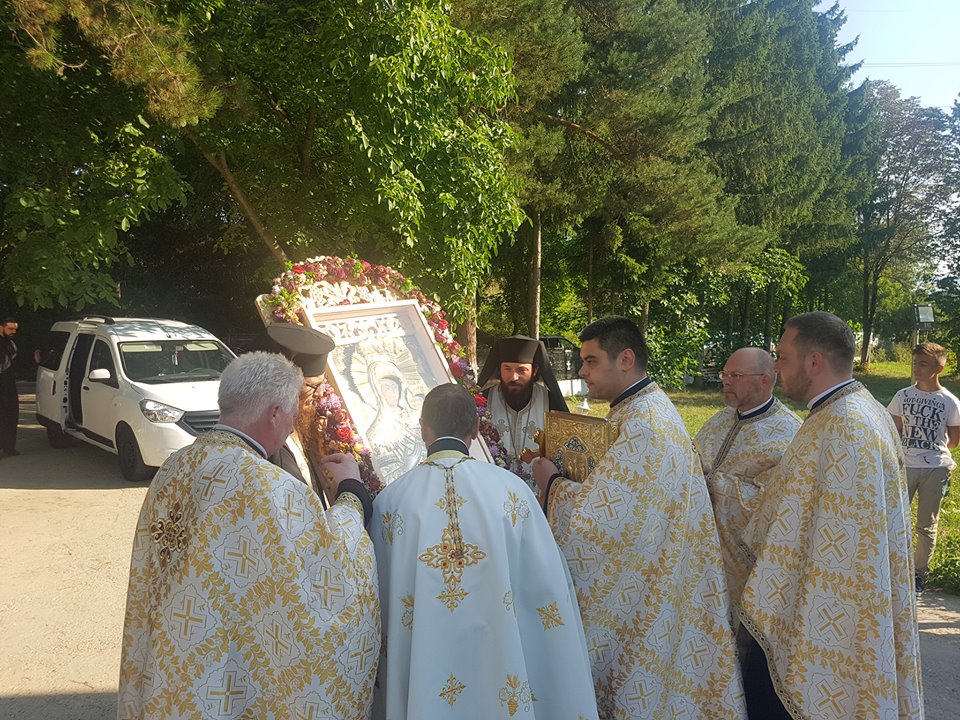 Icoana Maicii Domnului de la Giurgeni, în Protoieria Oneşti Icoana Maicii Domnului de la Giurgeni, în Protoieria Oneşti