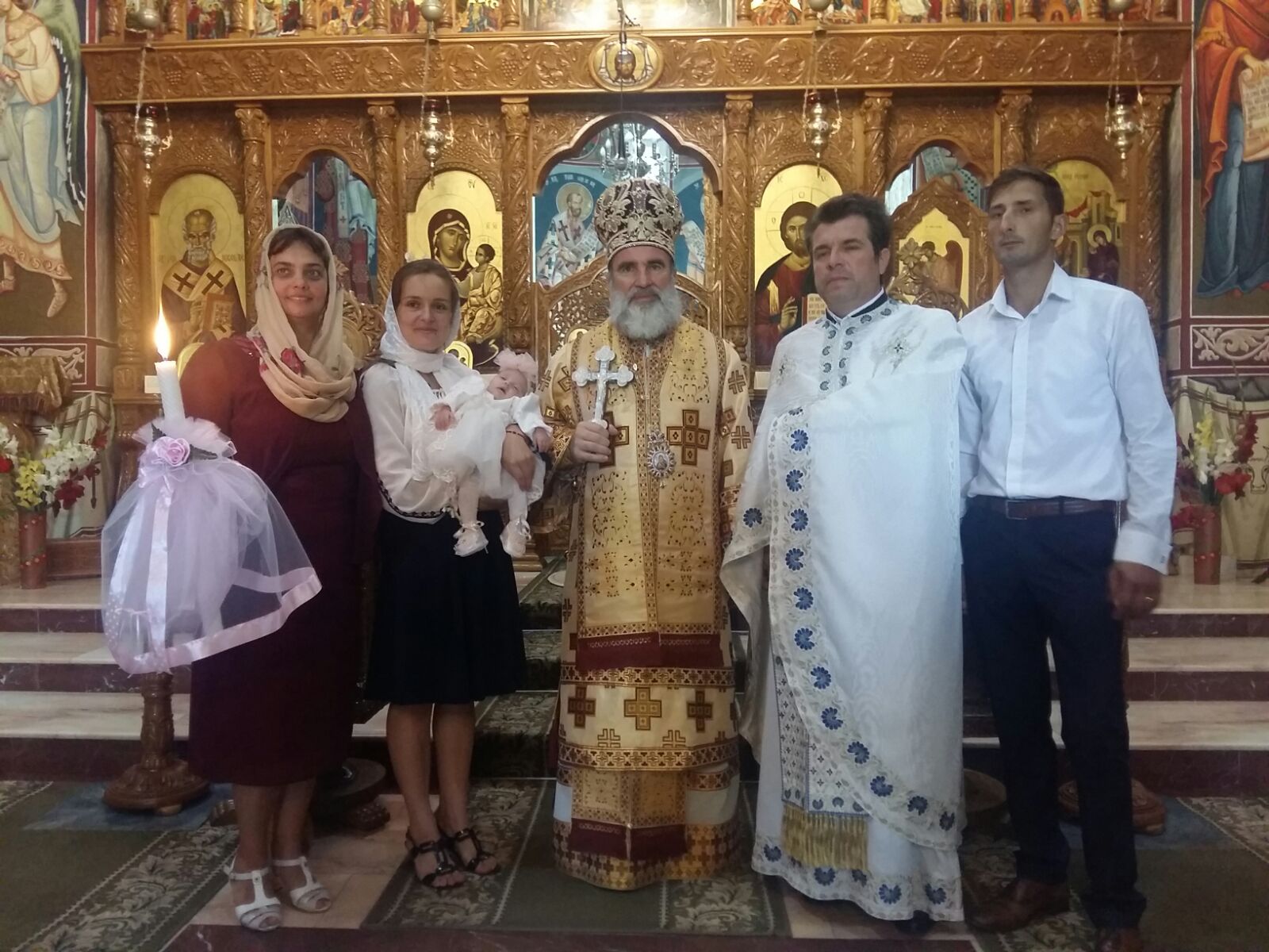 Liturghii arhiereşti la Mănăstirea Tisa Silvestri Liturghii arhiereşti la Mănăstirea Tisa Silvestri