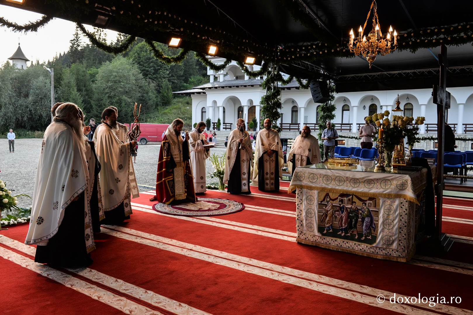 (Foto) Slujba de priveghere de la Mănăstirea Sihăstria Putnei