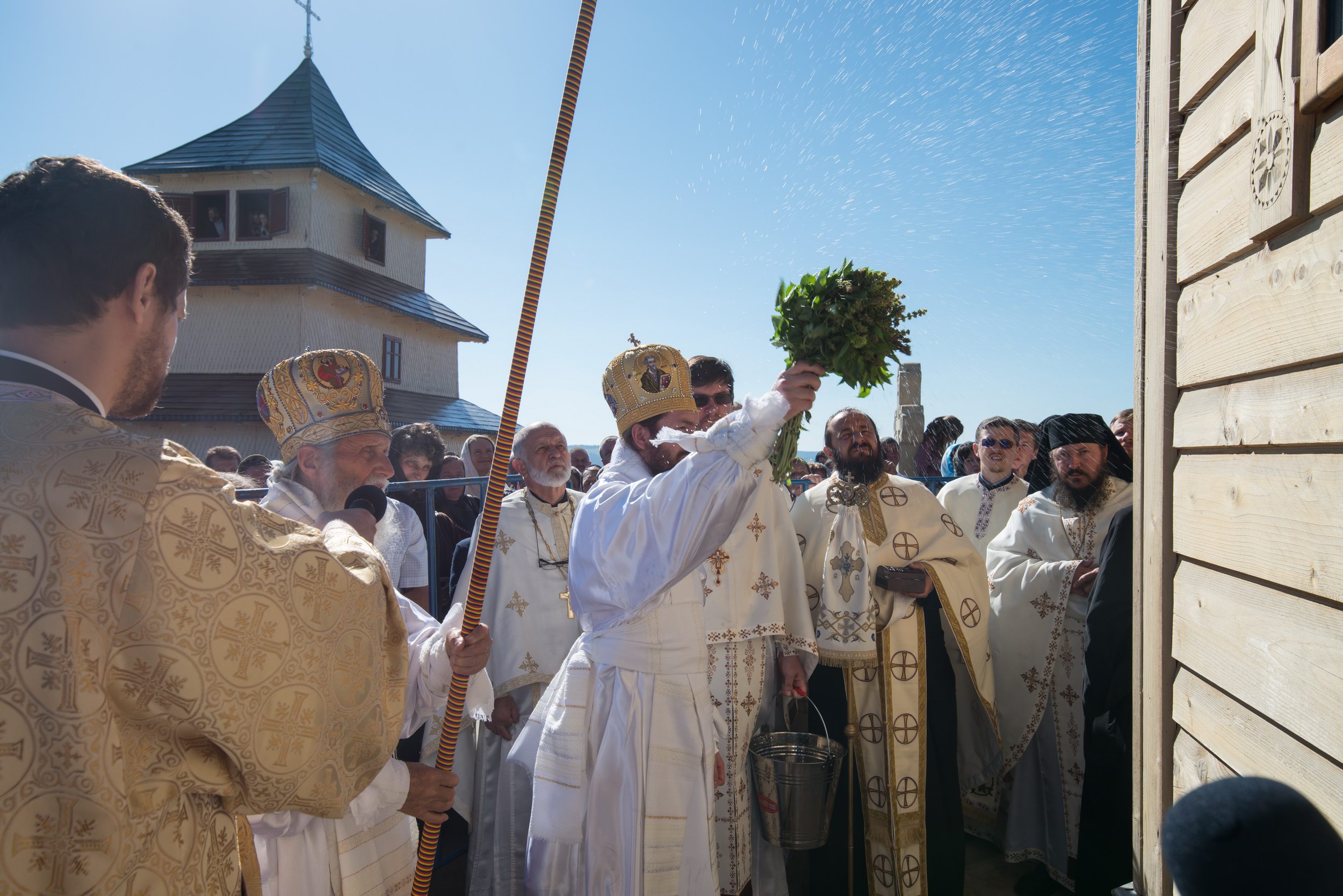 Sfinţirea Schitului „Sfântul Proroc Ilie” - Salaş, oficiată de doi ierarhi