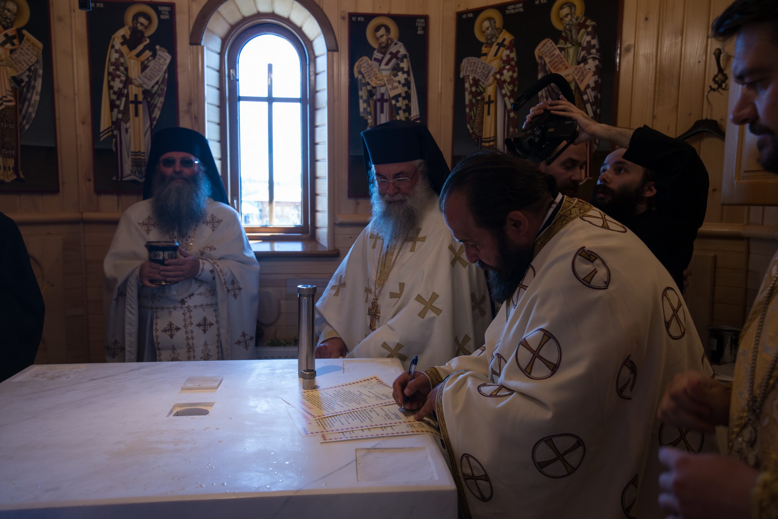 Sfinţirea Schitului „Sfântul Proroc Ilie” - Salaş, oficiată de doi ierarhi