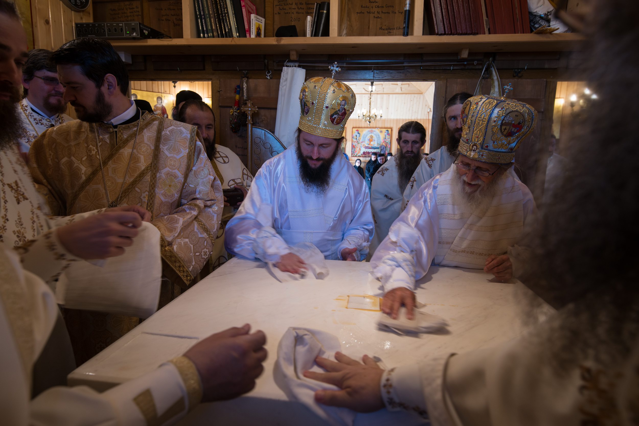 Sfinţirea Schitului „Sfântul Proroc Ilie” - Salaş, oficiată de doi ierarhi