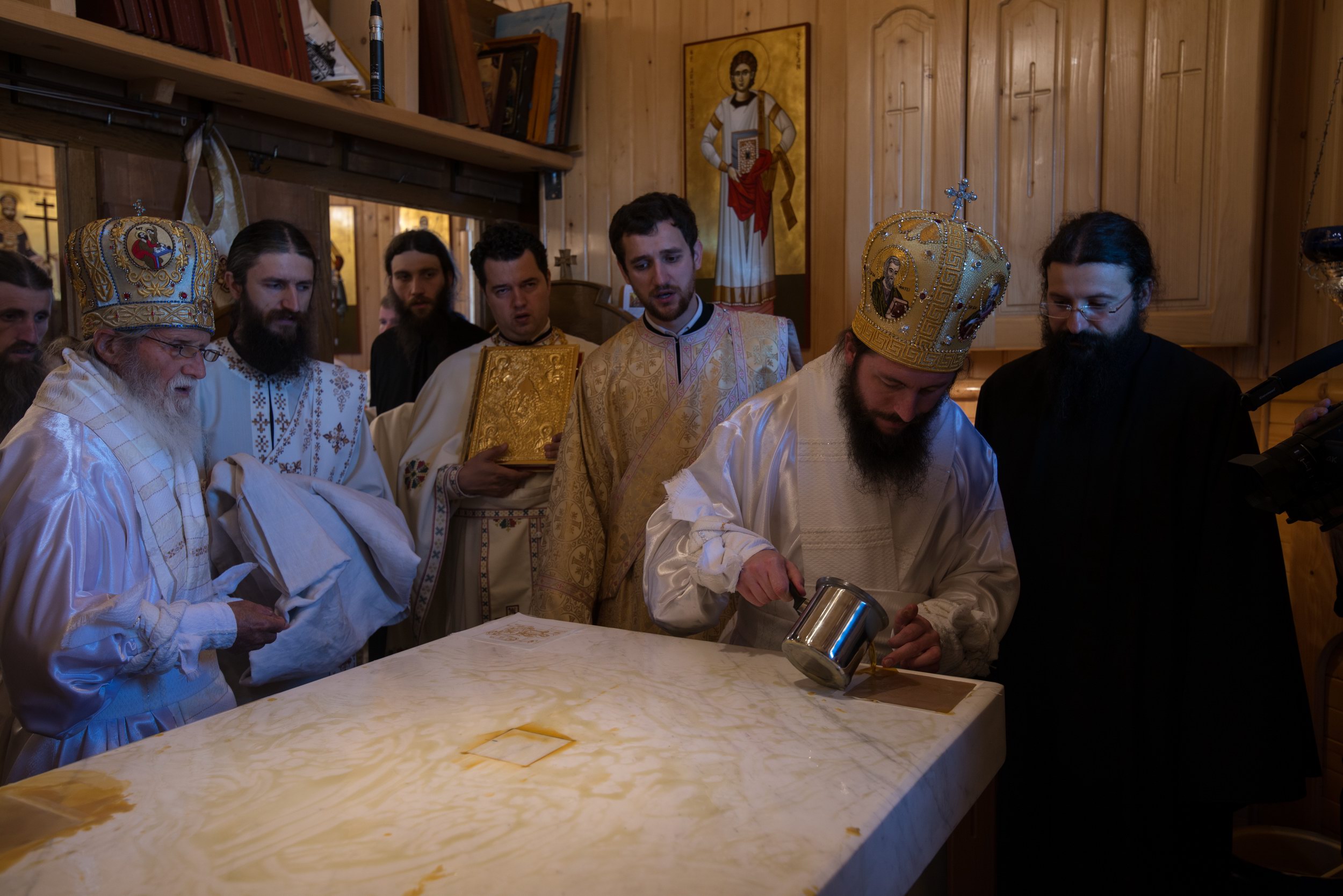 Sfinţirea Schitului „Sfântul Proroc Ilie” - Salaş, oficiată de doi ierarhi