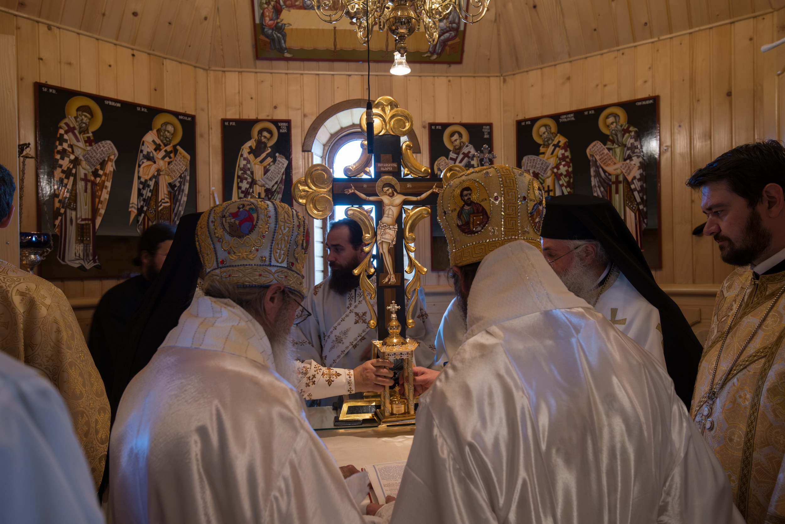 Sfinţirea Schitului „Sfântul Proroc Ilie” - Salaş, oficiată de doi ierarhi