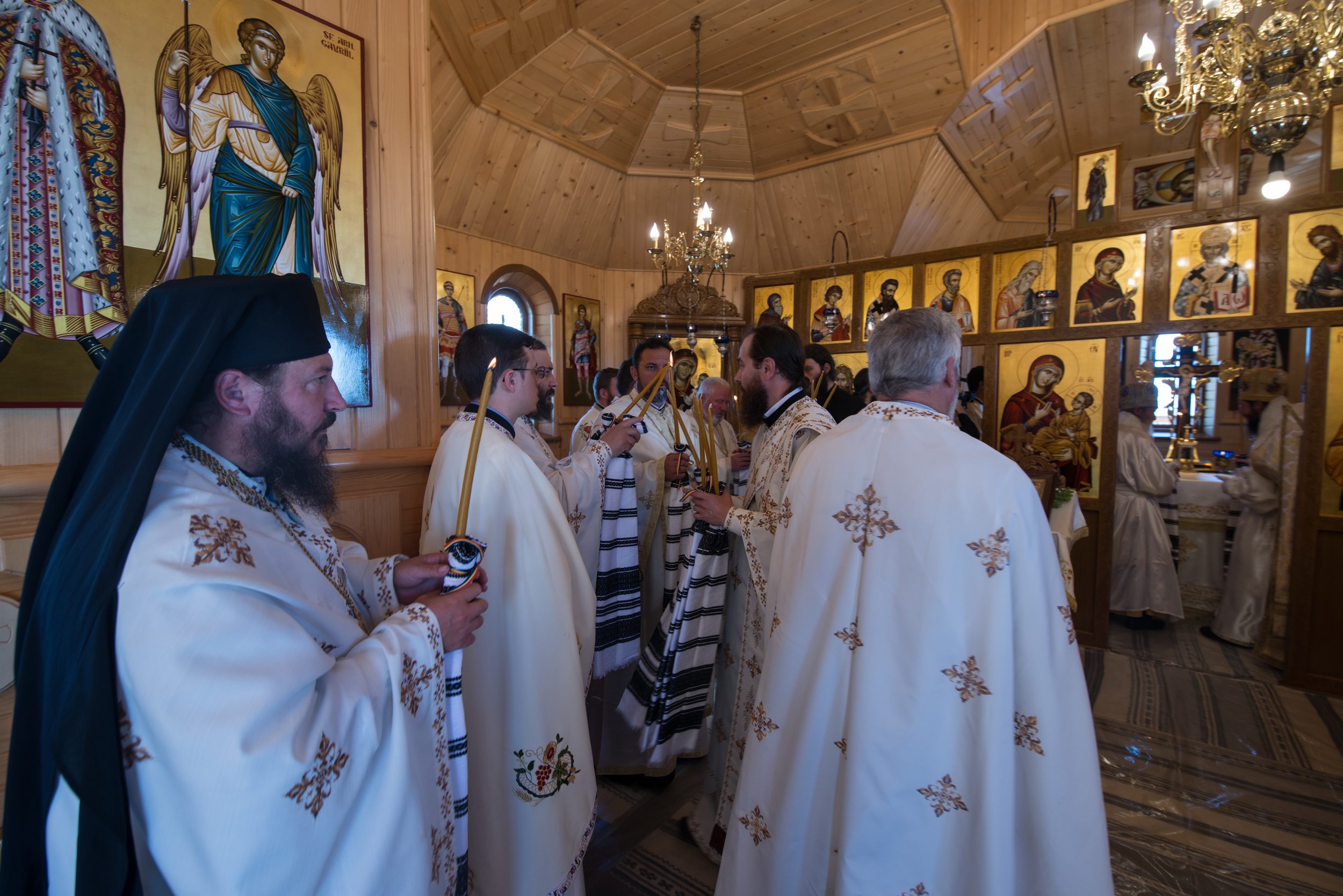 Sfinţirea Schitului „Sfântul Proroc Ilie” - Salaş, oficiată de doi ierarhi