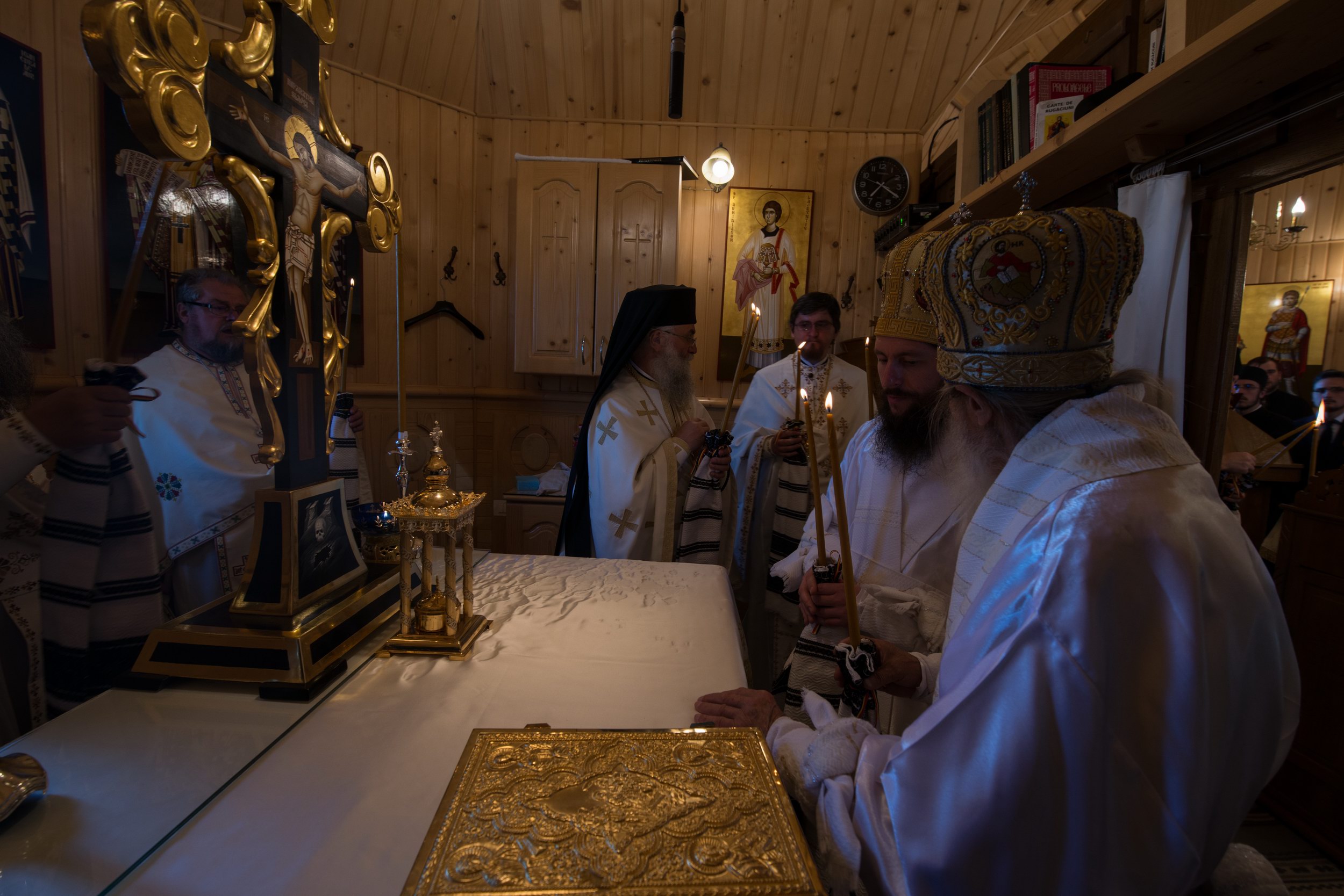 Sfinţirea Schitului „Sfântul Proroc Ilie” - Salaş, oficiată de doi ierarhi