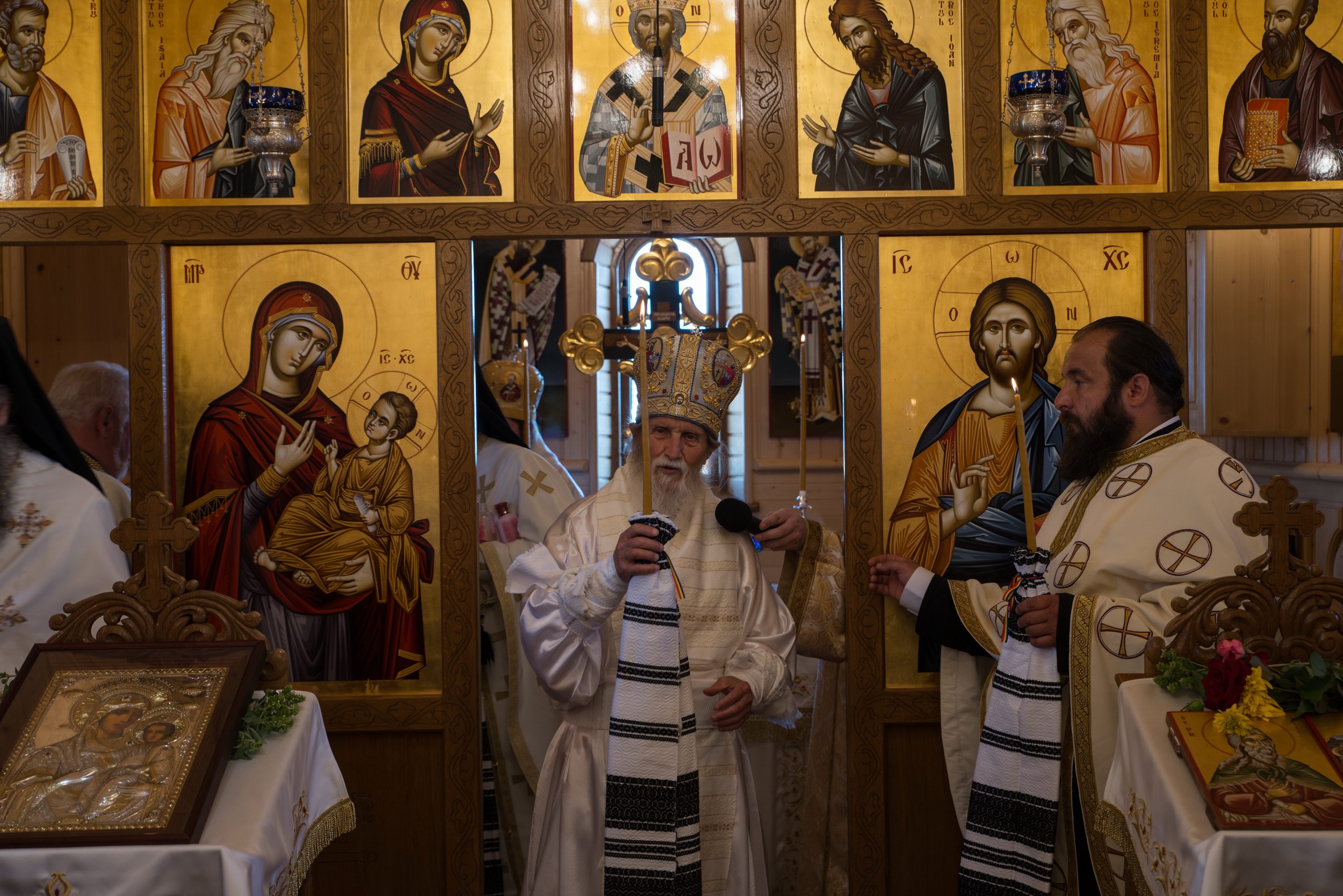 Sfinţirea Schitului „Sfântul Proroc Ilie” - Salaş, oficiată de doi ierarhi