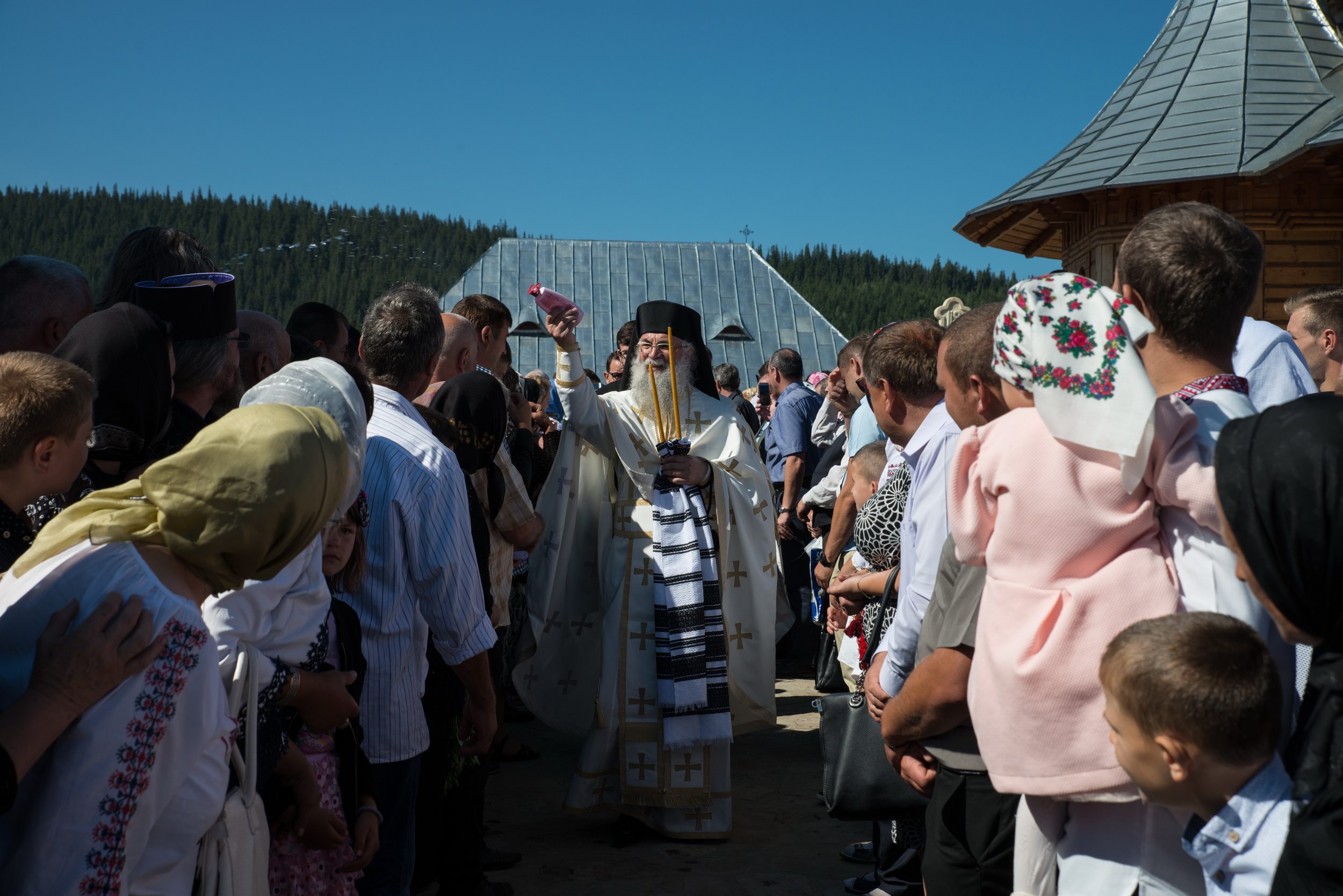 Sfinţirea Schitului „Sfântul Proroc Ilie” - Salaş, oficiată de doi ierarhi