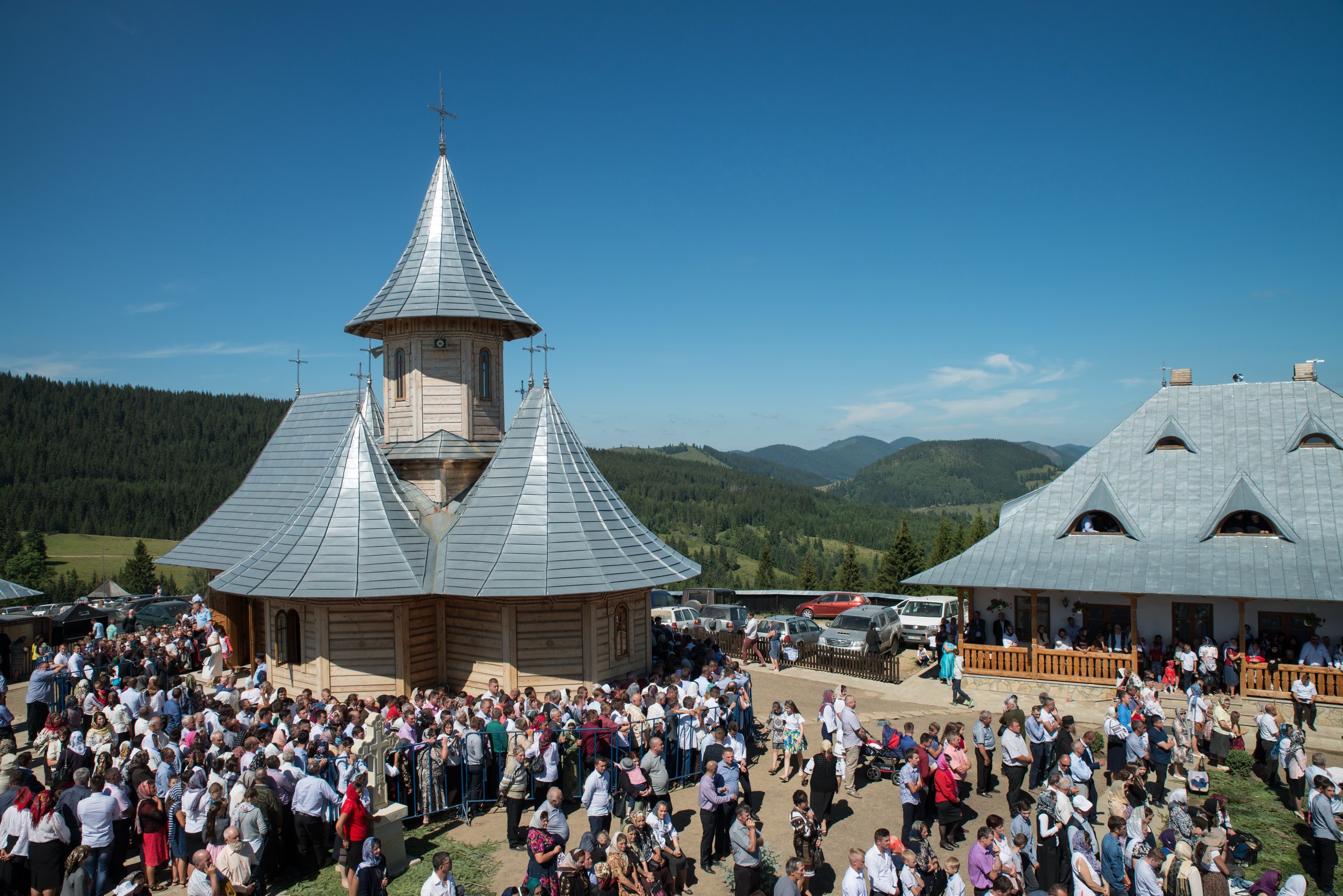 Sfinţirea Schitului „Sfântul Proroc Ilie” - Salaş, oficiată de doi ierarhi
