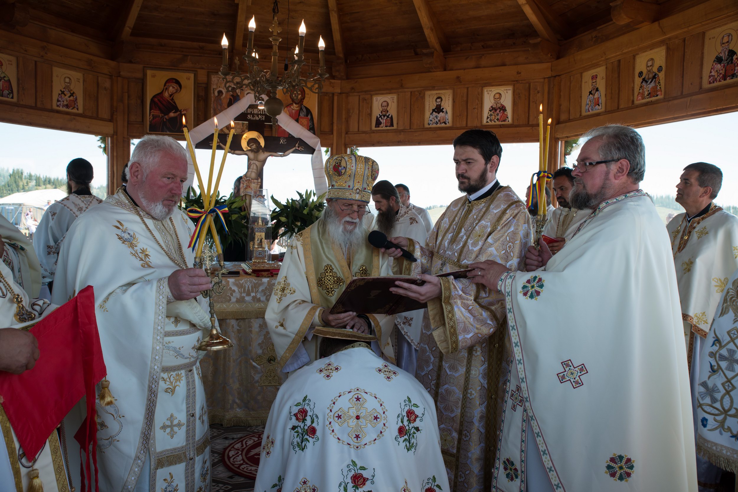 Sfinţirea Schitului „Sfântul Proroc Ilie” - Salaş, oficiată de doi ierarhi