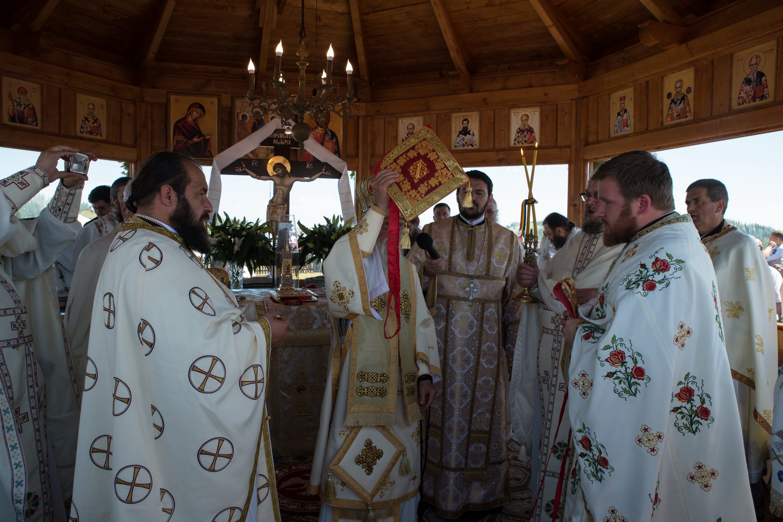 Sfinţirea Schitului „Sfântul Proroc Ilie” - Salaş, oficiată de doi ierarhi