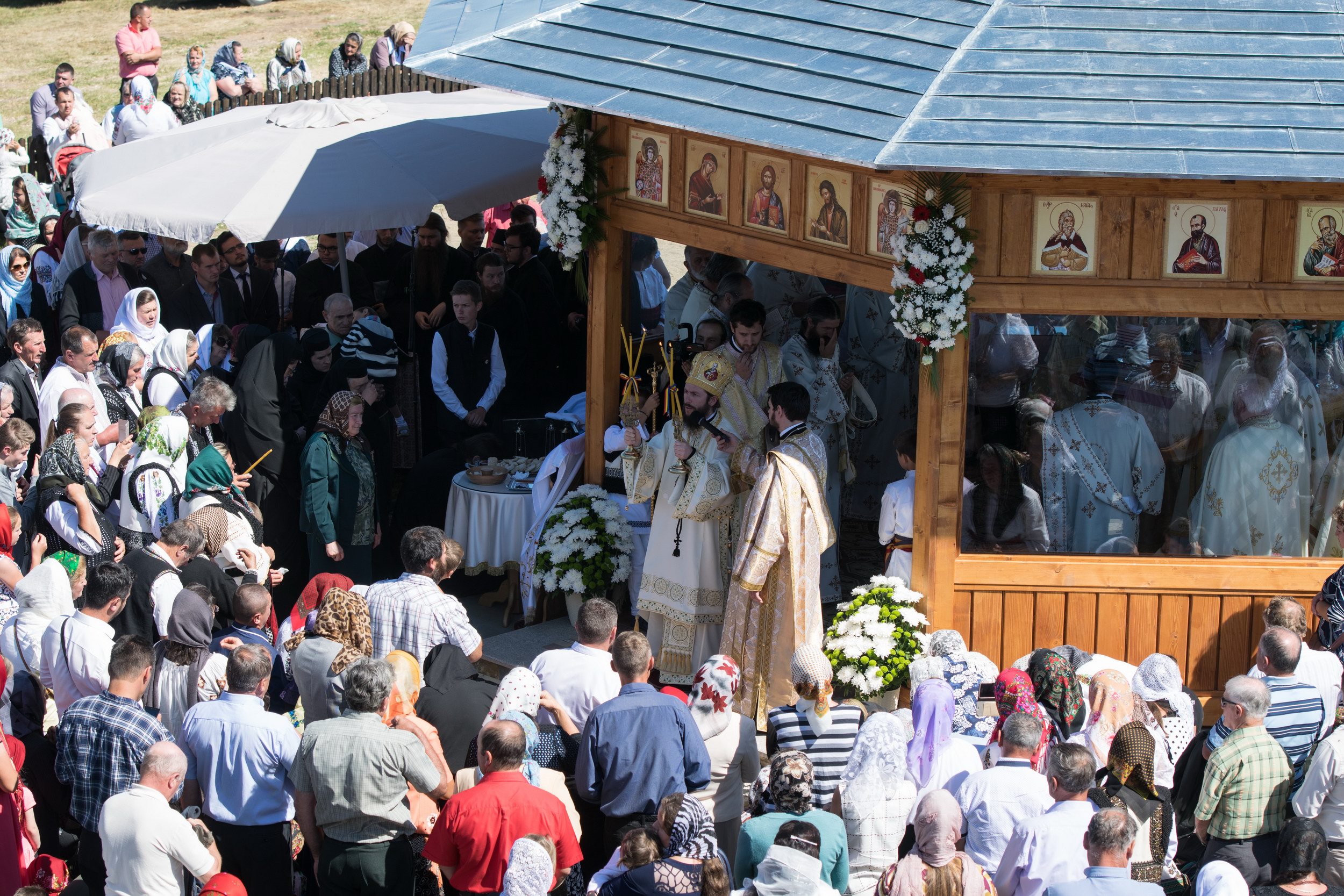 Sfinţirea Schitului „Sfântul Proroc Ilie” - Salaş, oficiată de doi ierarhi