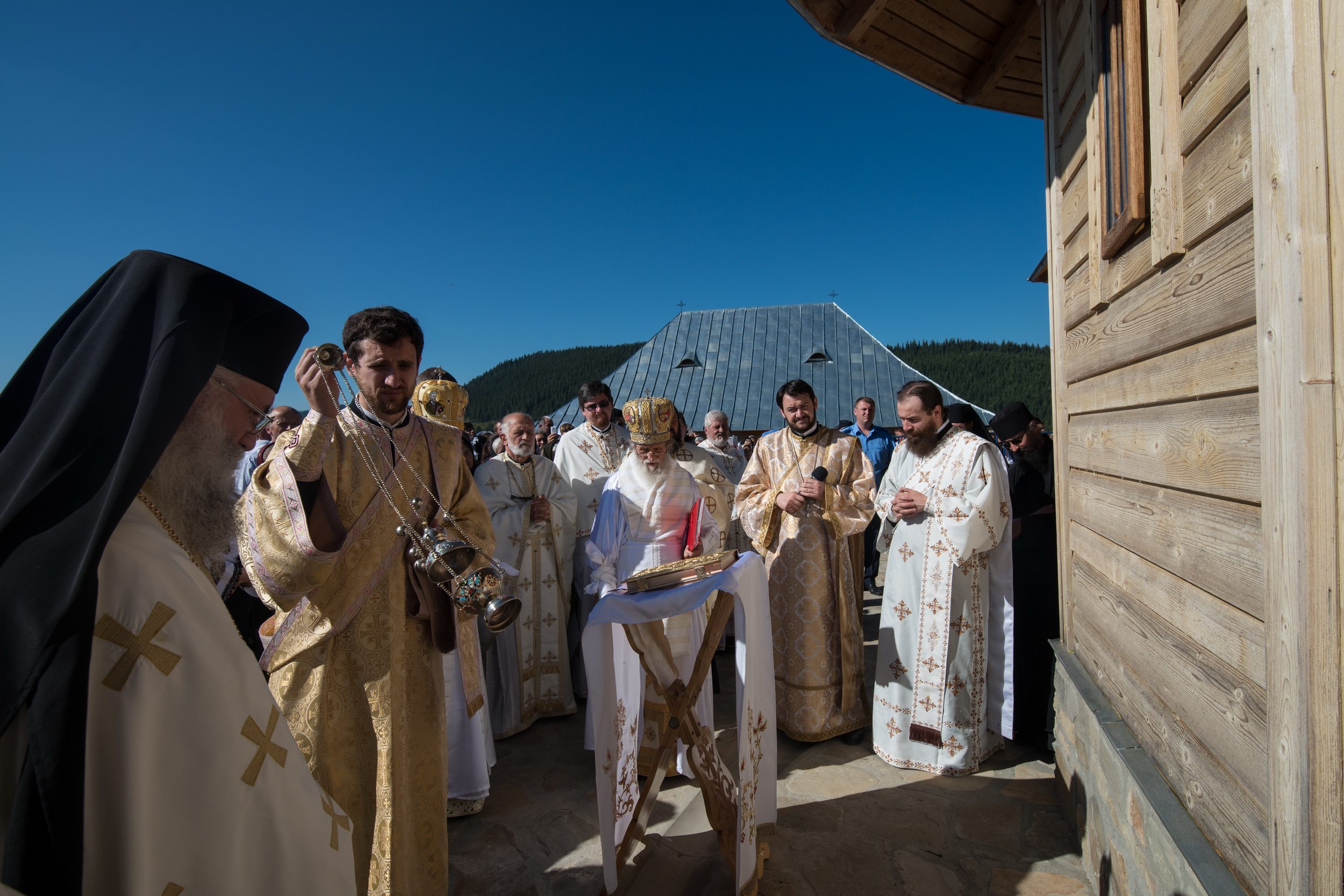 Sfinţirea Schitului „Sfântul Proroc Ilie” - Salaş, oficiată de doi ierarhi